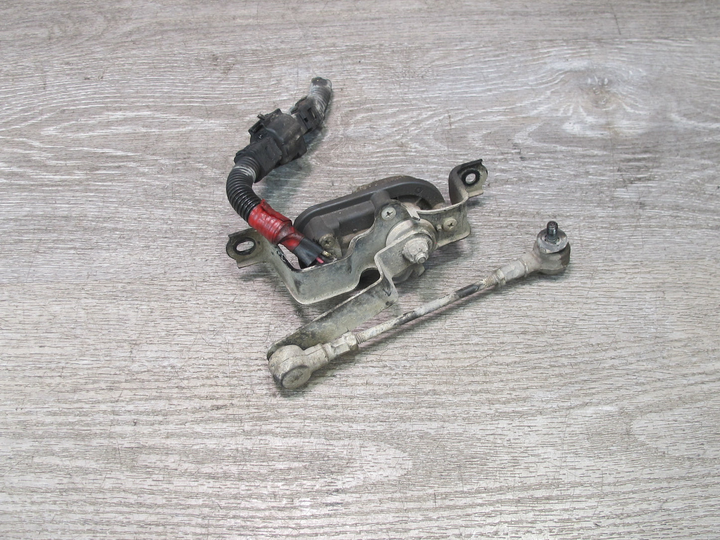 01-06 Lexus UCF30L LS430 Front Left Driver Suspension Height Level Sensor OEM