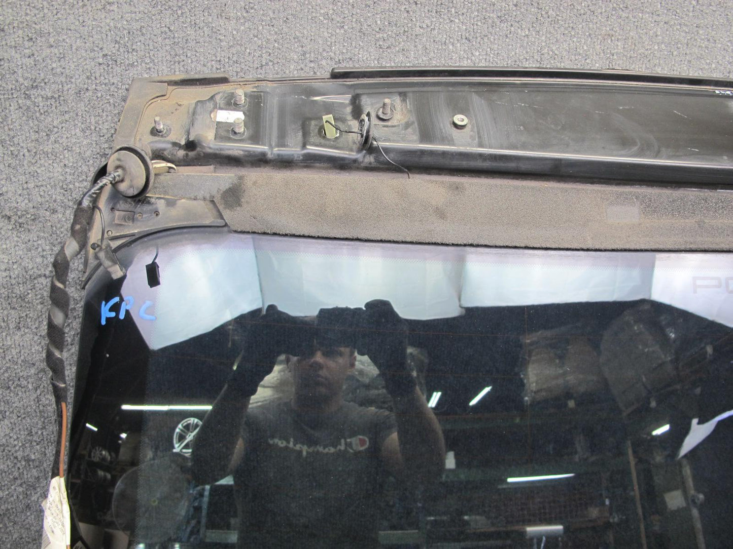 2003-2010 Porsche Cayenne 955 Rear Trunk Lid Liftgate Tailgate Glass Window