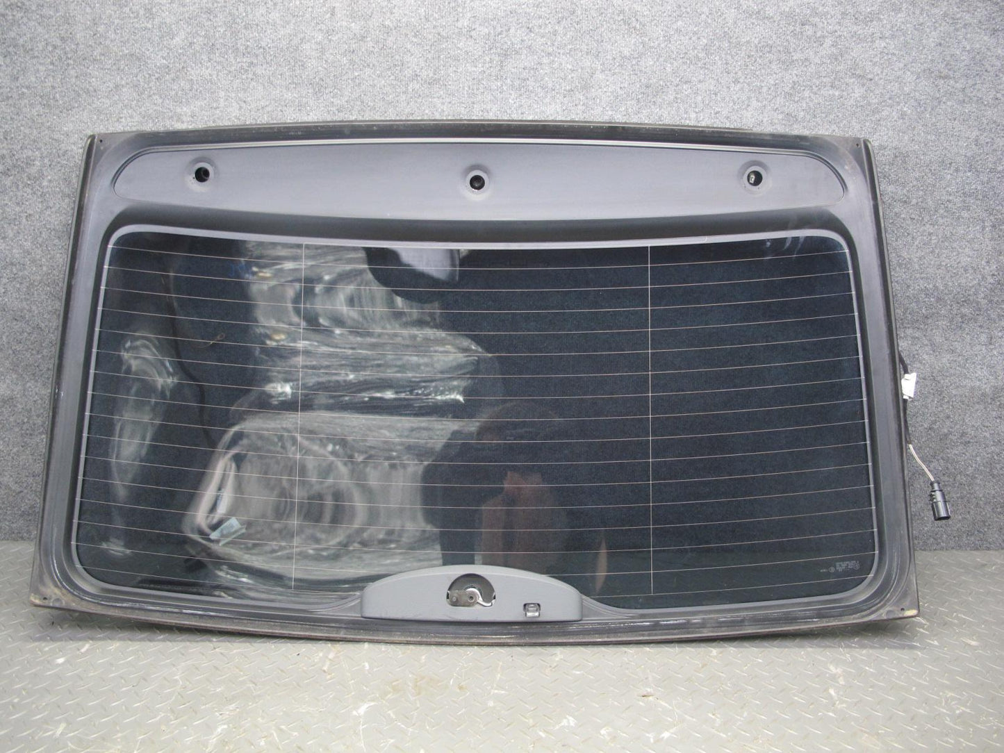 2003-2010 Porsche Cayenne 955 Rear Trunk Lid Liftgate Tailgate Glass Window