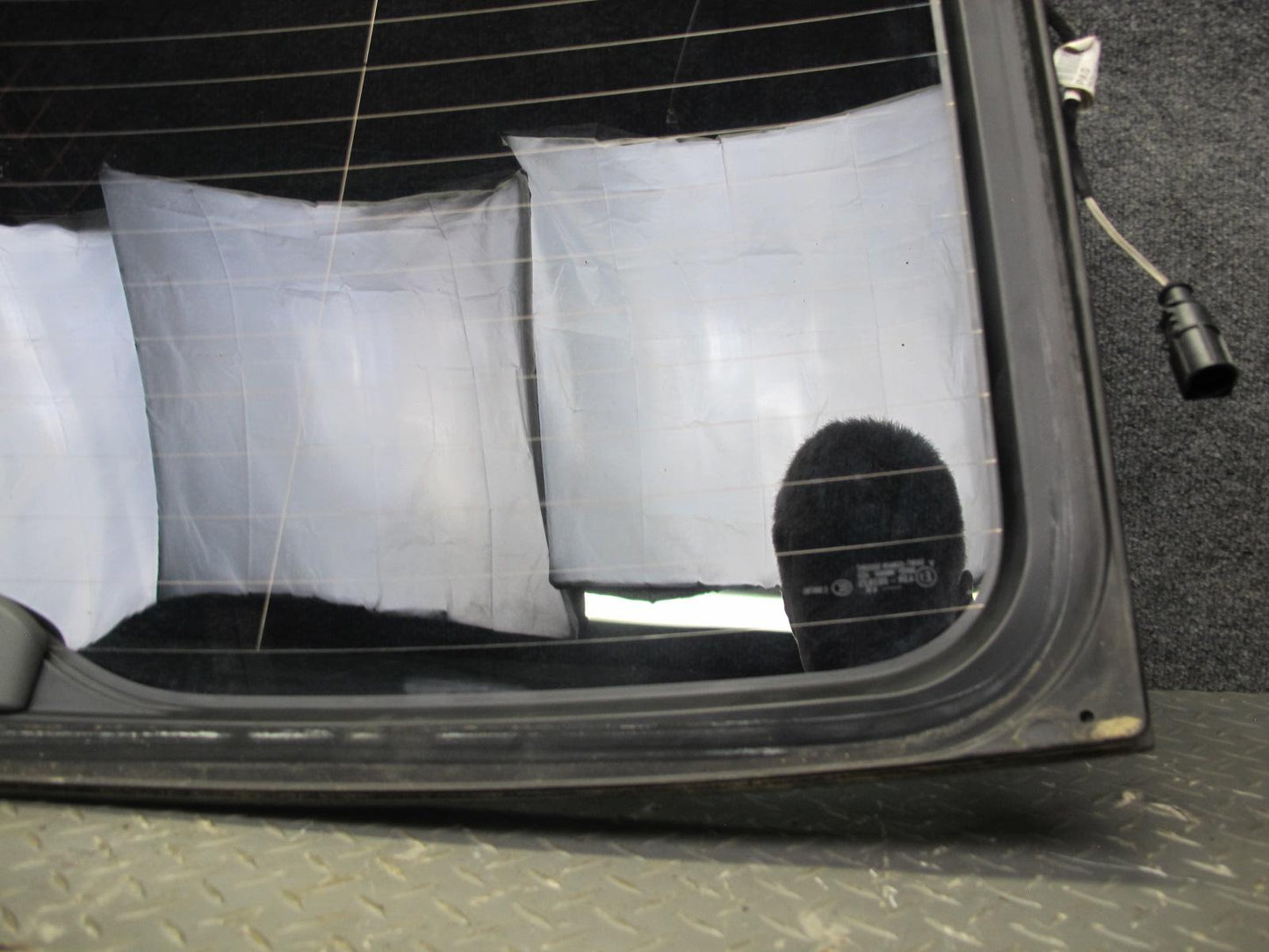 2003-2010 Porsche Cayenne 955 Rear Trunk Lid Liftgate Tailgate Glass Window