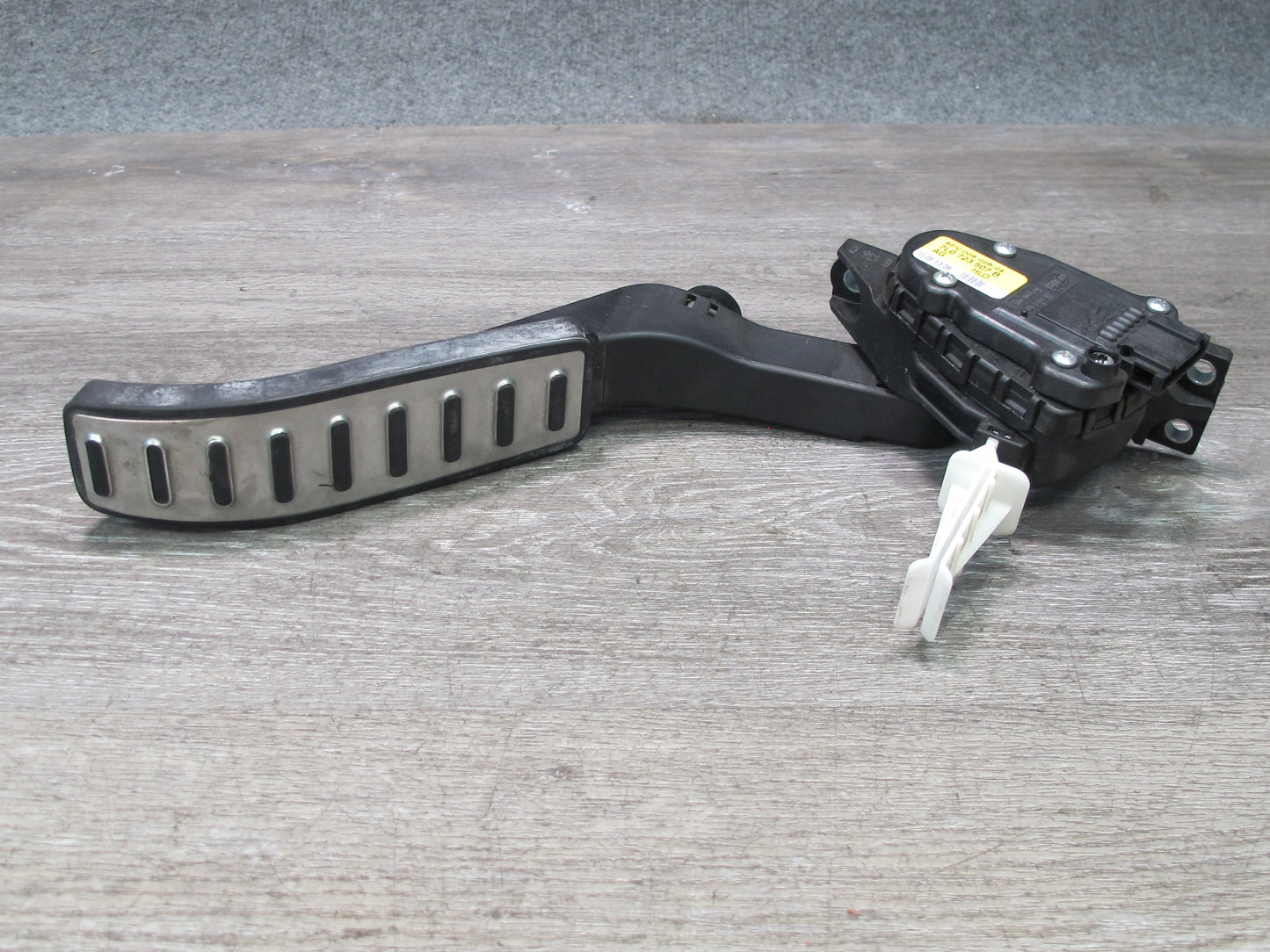 2003-2006 Porsche Cayenne 955 Gas Acceleration Pedal 7L0723507B