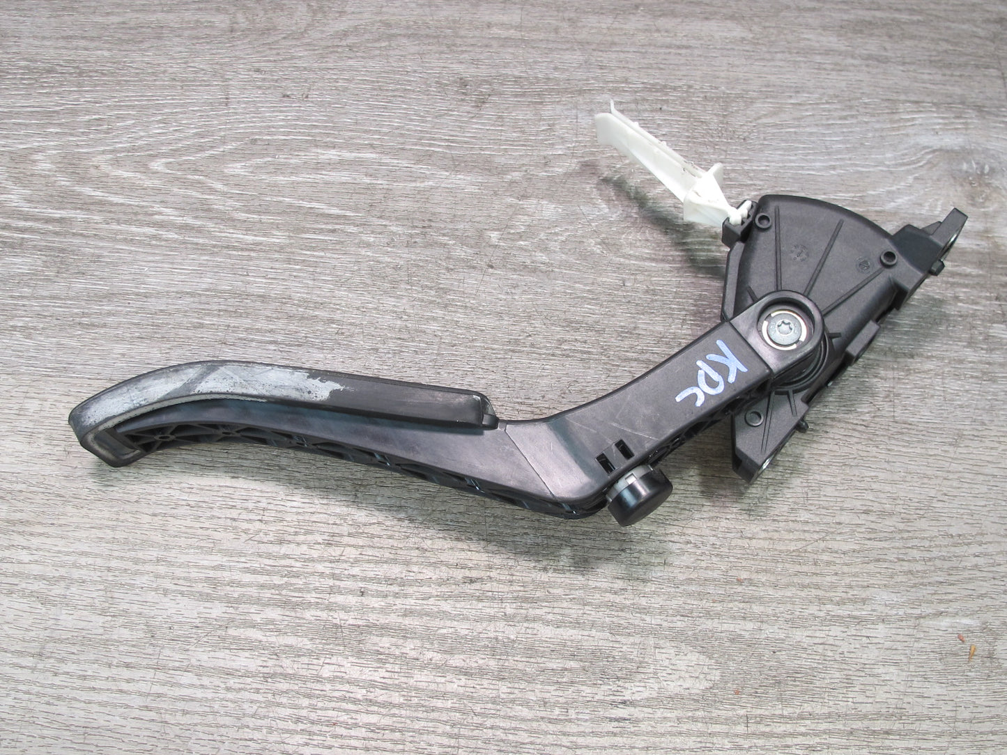 2003-2006 Porsche Cayenne 955 Gas Acceleration Pedal 7L0723507B