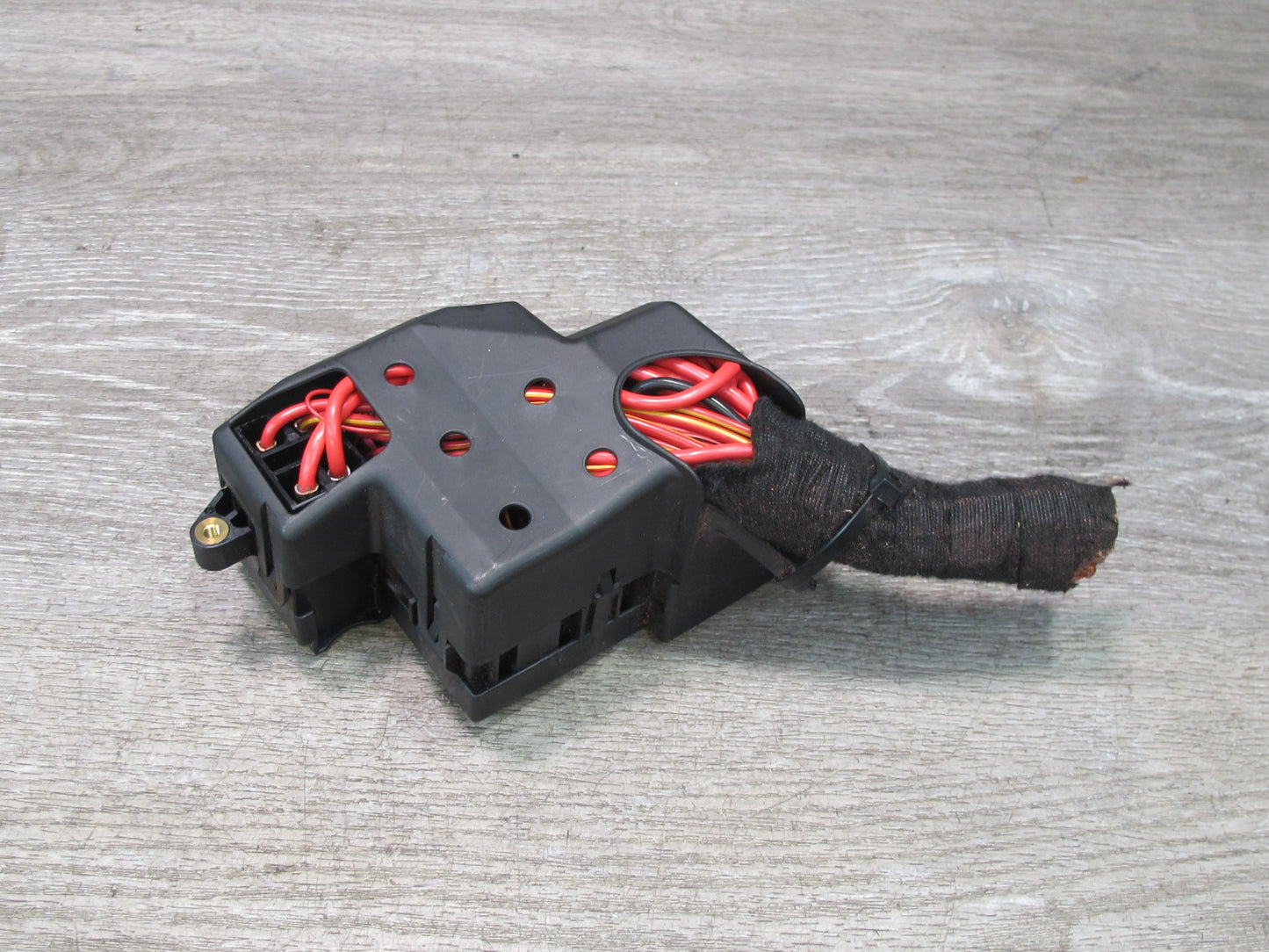 2003-2006 Porsche Cayenne 955 Dash Cabin Right Fuse Relay Box Module
