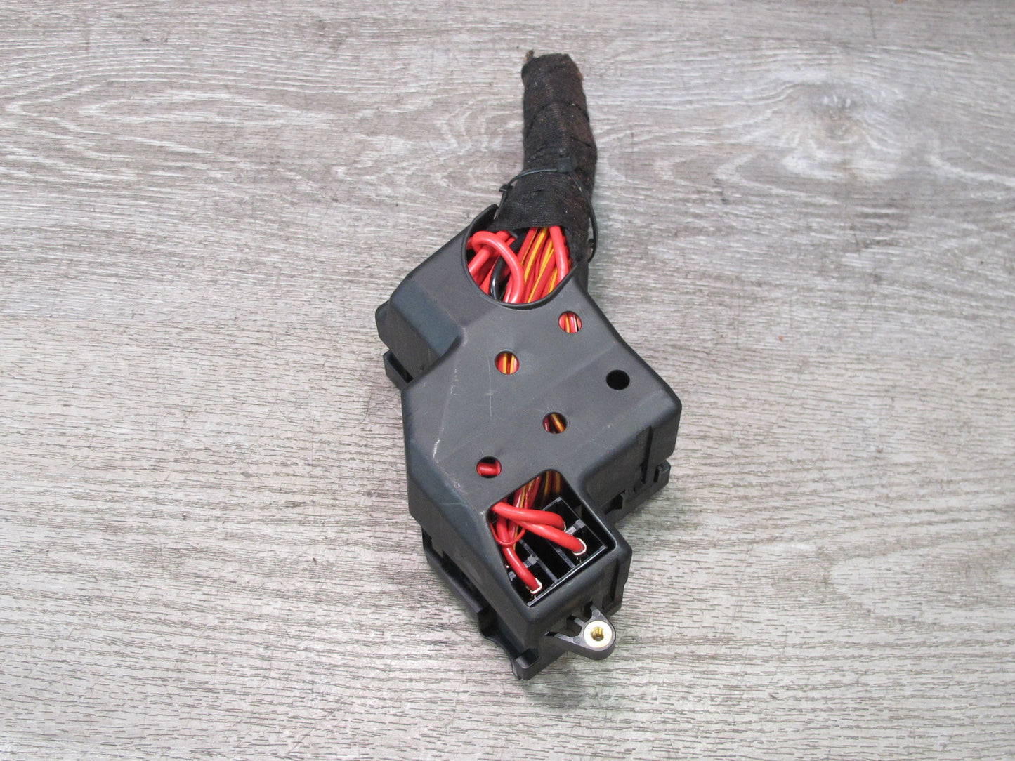 2003-2006 Porsche Cayenne 955 Dash Cabin Right Fuse Relay Box Module