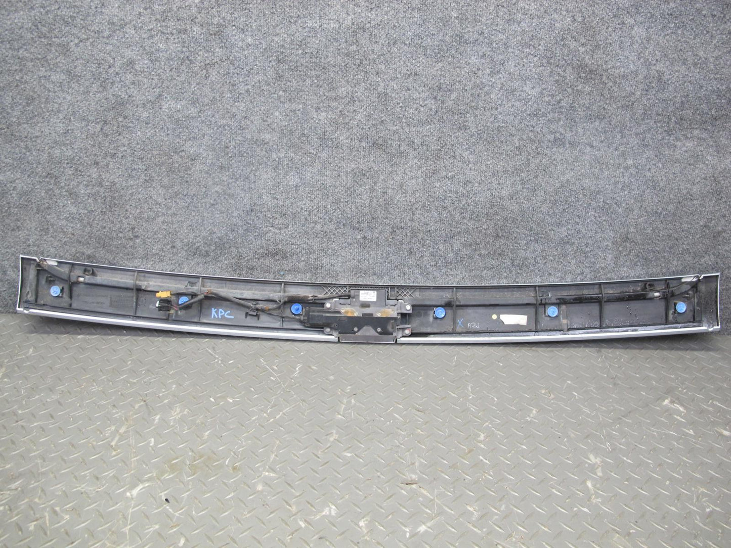 2003-2010 Porsche Cayenne 955 Rear Trunk Lid Hatch Tailgate Trim Molding Panel