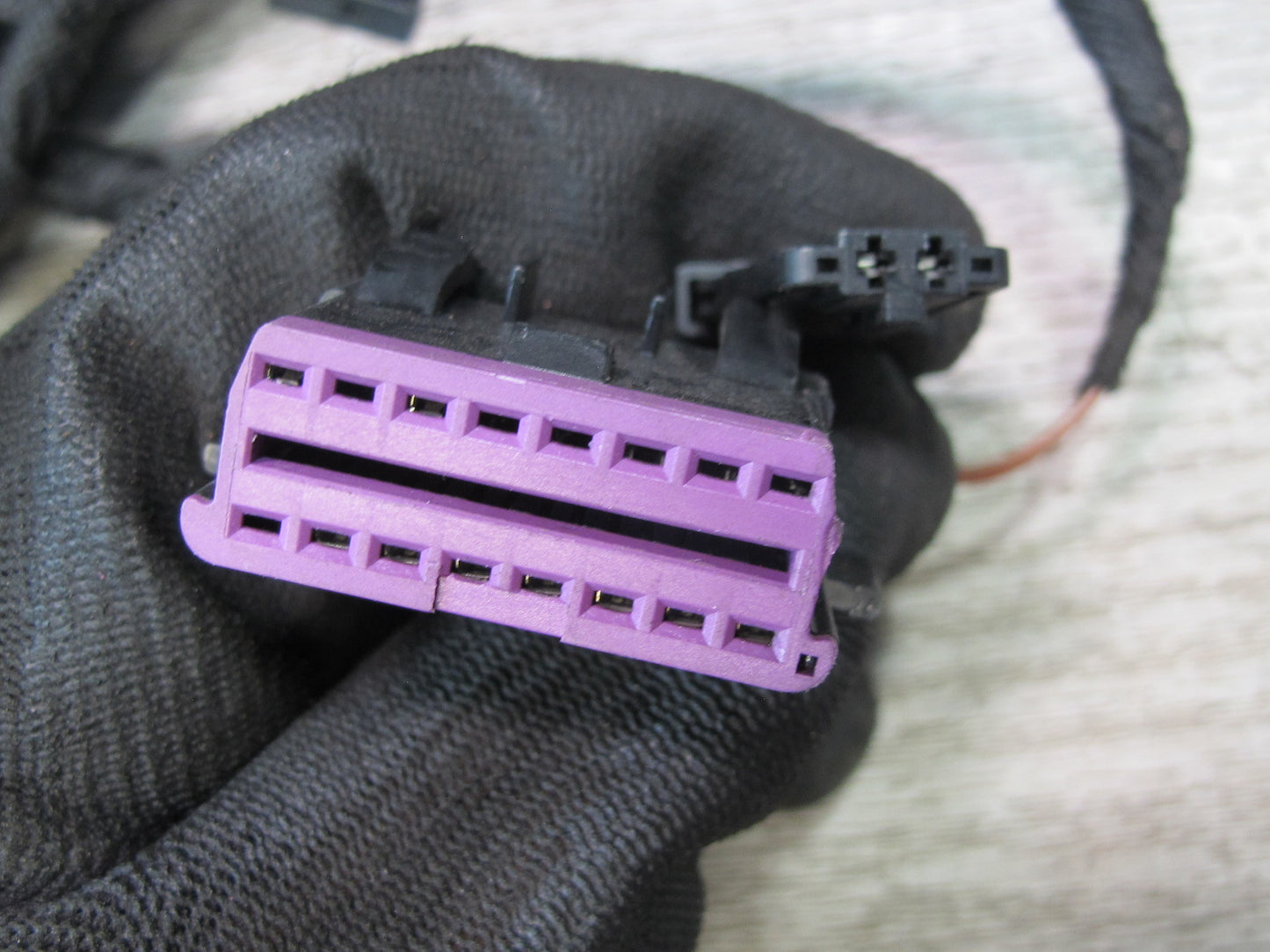 2003-2006 Porsche Cayenne 955 Dash Cabin Left Fuse Relay Box Module