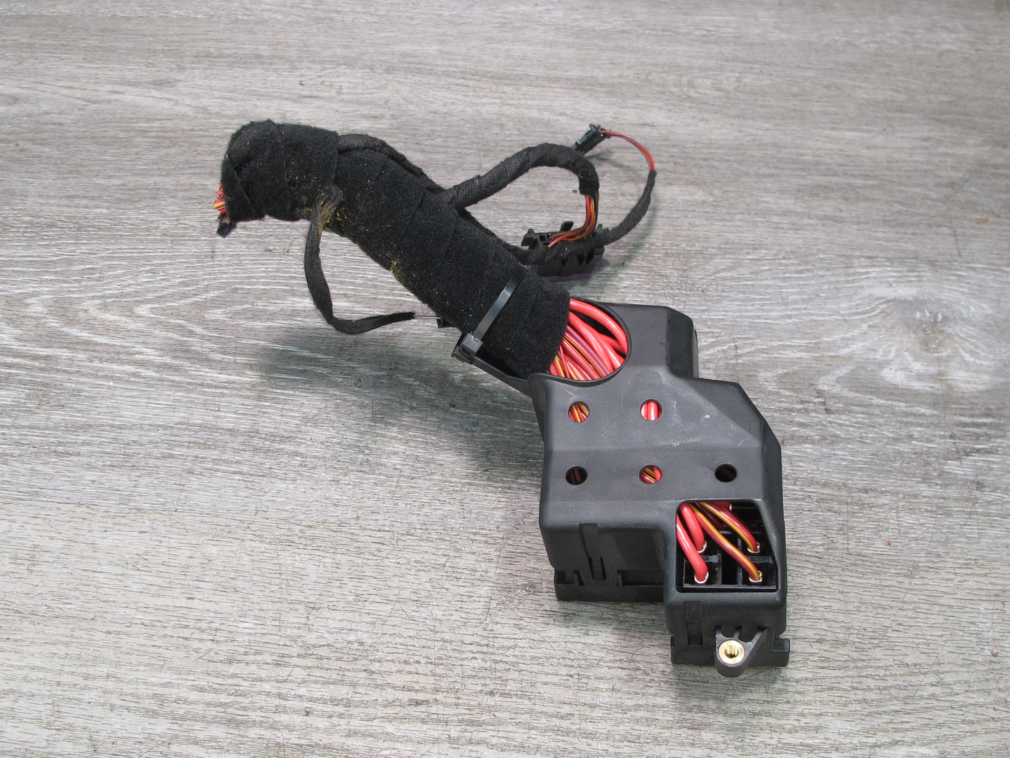 2003-2006 Porsche Cayenne 955 Dash Cabin Left Fuse Relay Box Module