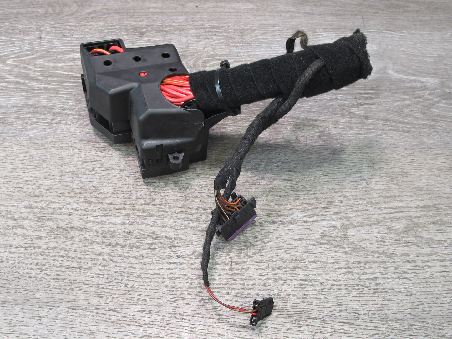 2003-2006 Porsche Cayenne 955 Dash Cabin Left Fuse Relay Box Module