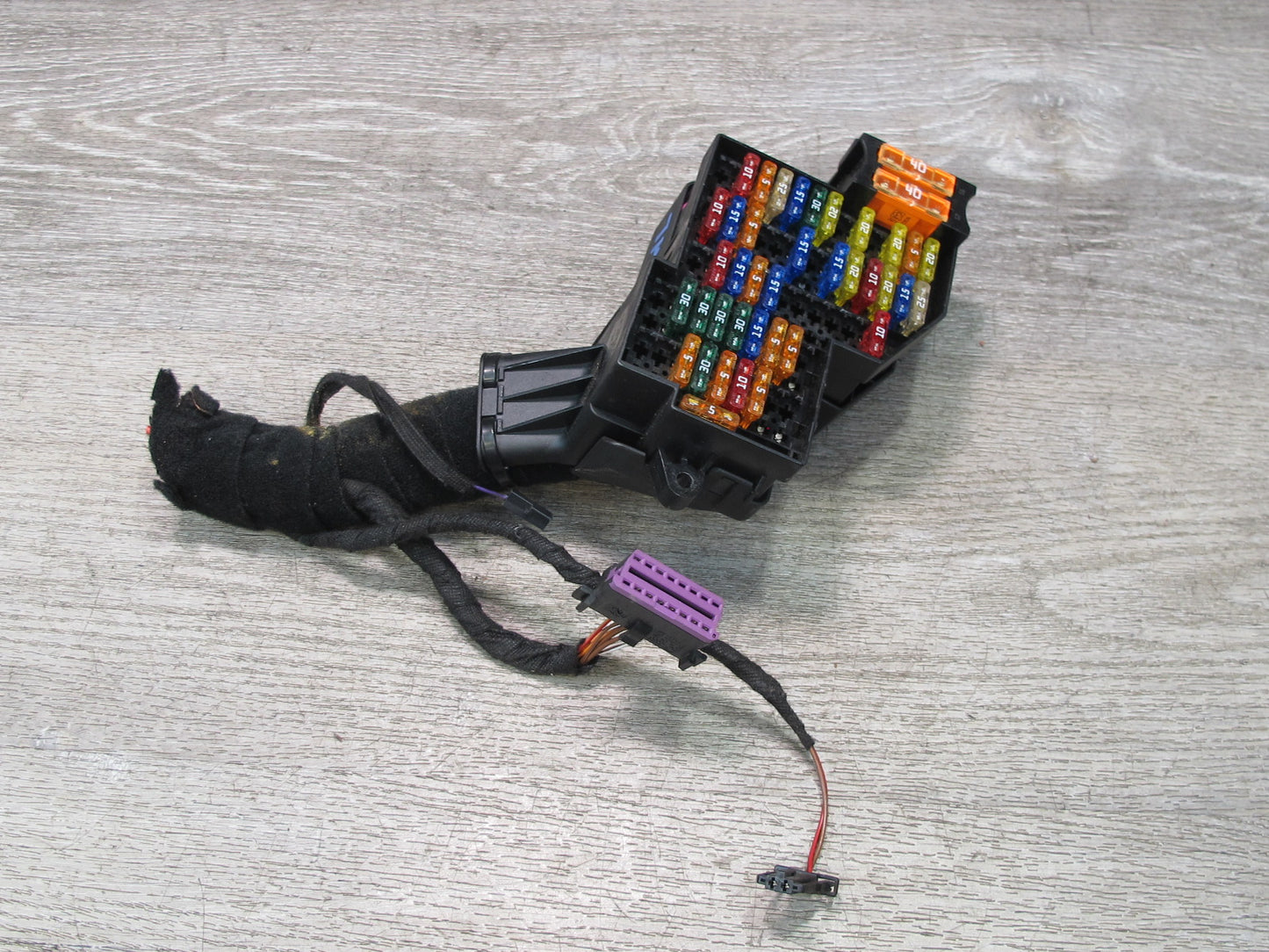 2003-2006 Porsche Cayenne 955 Dash Cabin Left Fuse Relay Box Module