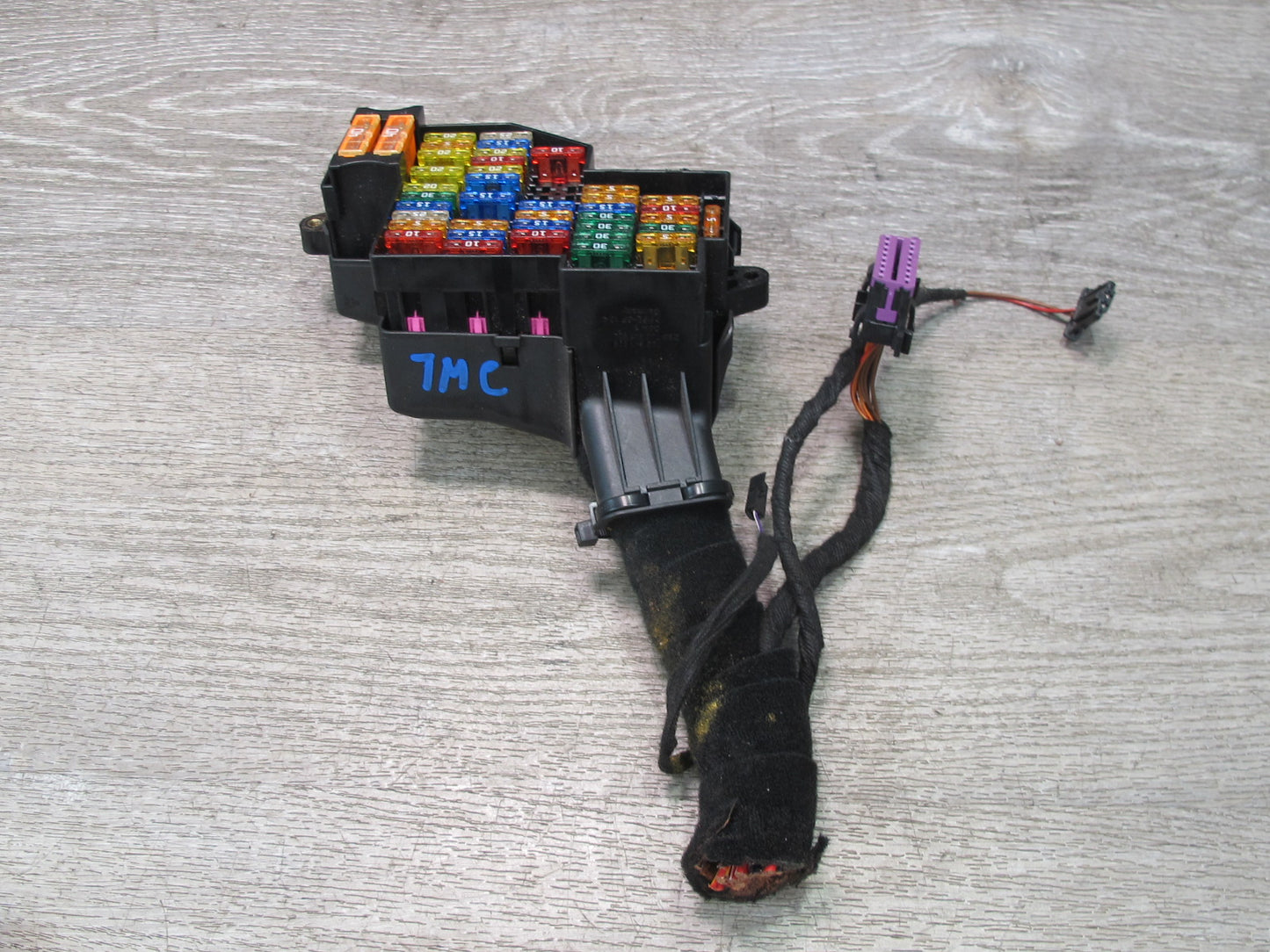 2003-2006 Porsche Cayenne 955 Dash Cabin Left Fuse Relay Box Module