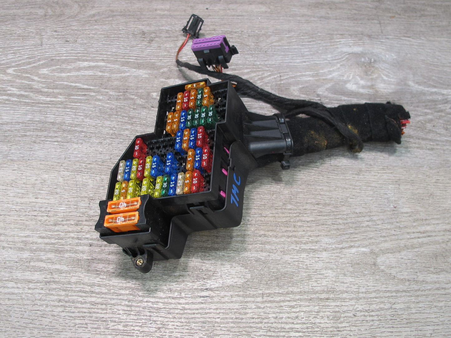 2003-2006 Porsche Cayenne 955 Dash Cabin Left Fuse Relay Box Module