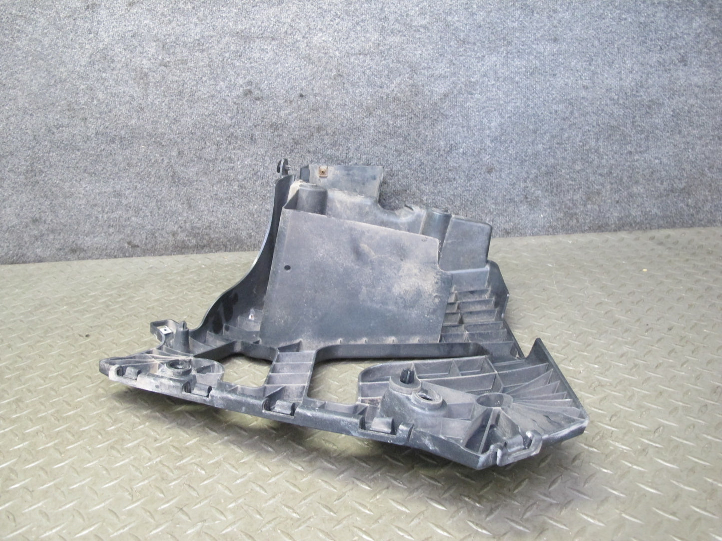 2014-2018 BMW F15 X5 Rear Left Bumper Mount Bracket Support 7294721