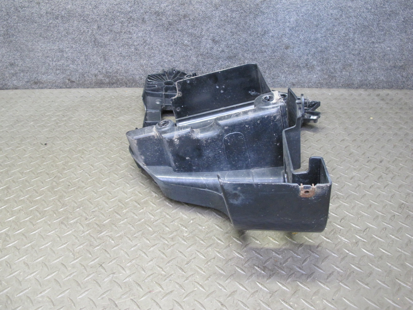 2014-2018 BMW F15 X5 Rear Left Bumper Mount Bracket Support 7294721