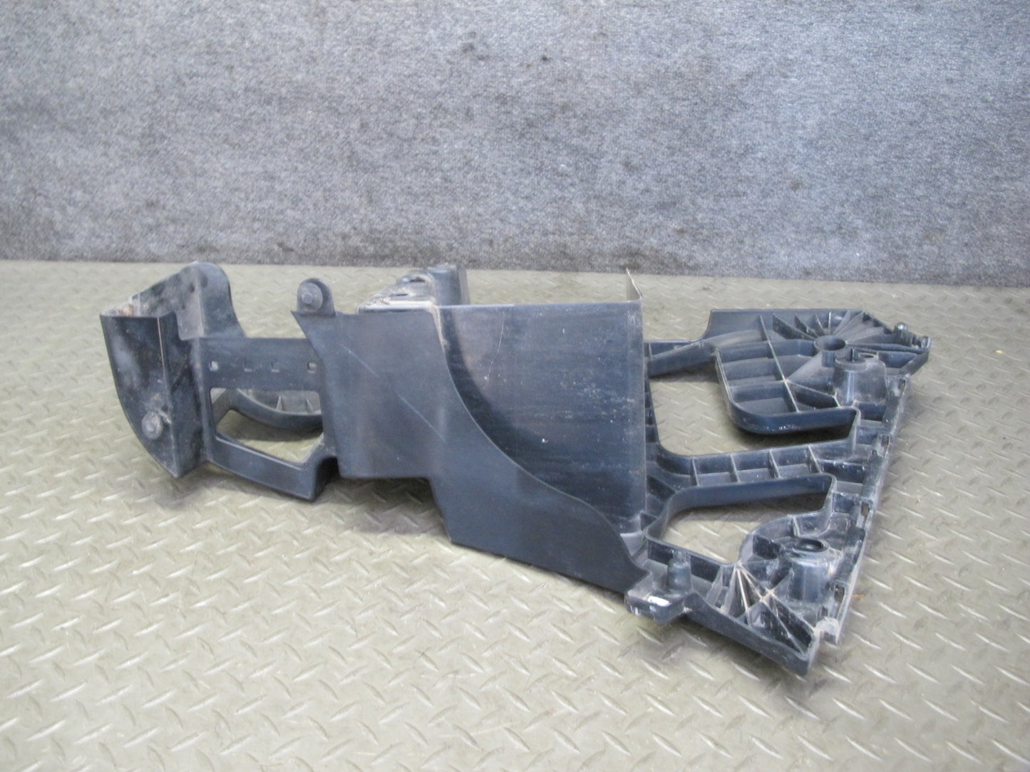 2014-2018 BMW F15 X5 Rear Left Bumper Mount Bracket Support 7294721