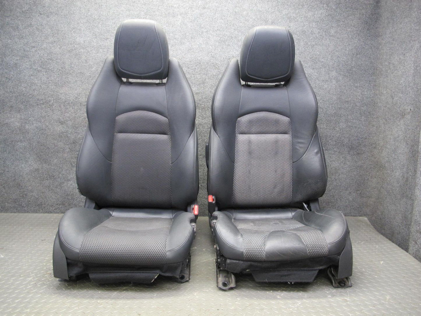10-19 Nissan Z34 370Z Convertible Set of 2 Left & Right Leather Seat Black OEM