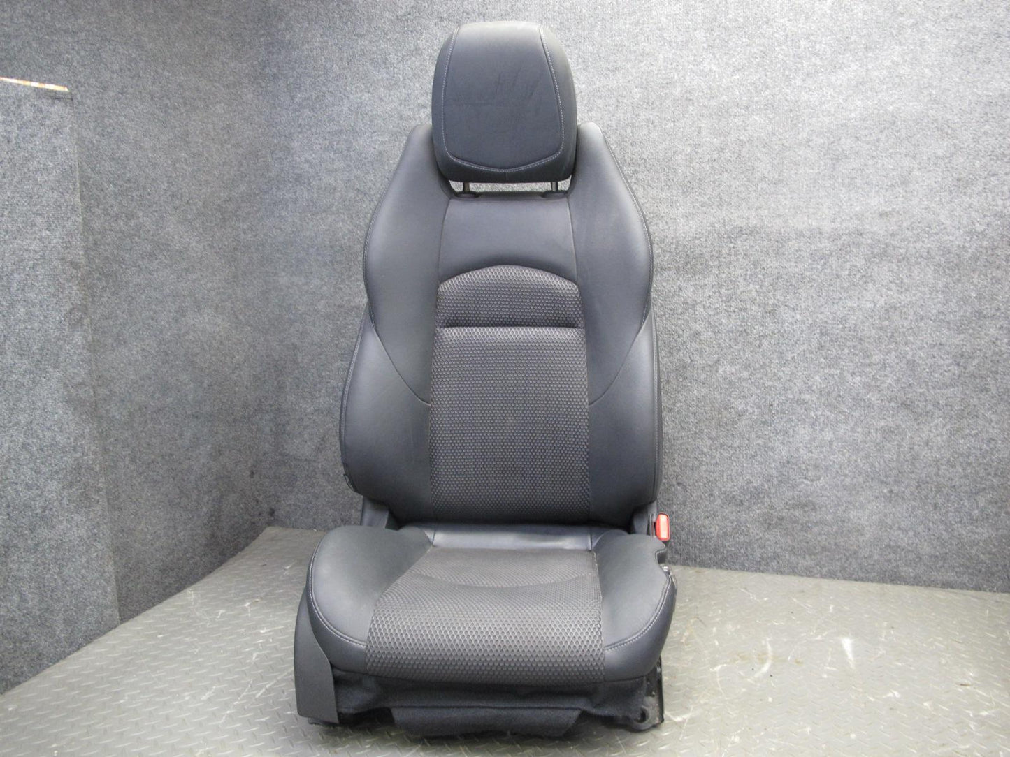 10-19 Nissan Z34 370Z Convertible Set of 2 Left & Right Leather Seat Black OEM