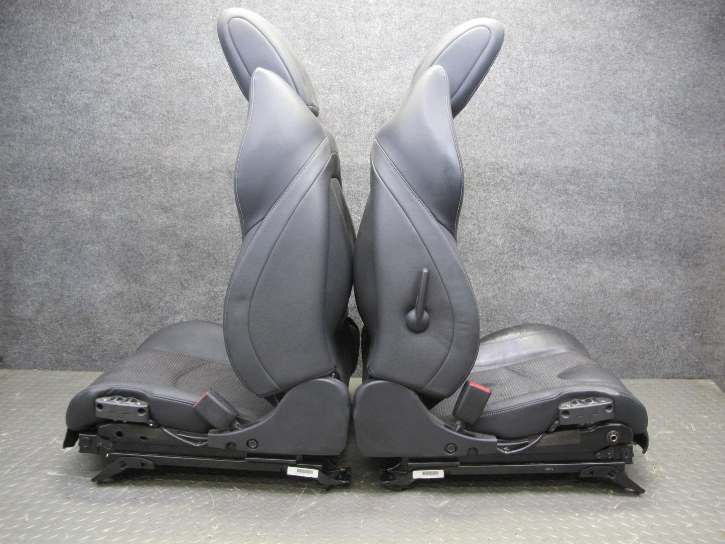 10-19 Nissan Z34 370Z Convertible Set of 2 Left & Right Leather Seat Black OEM
