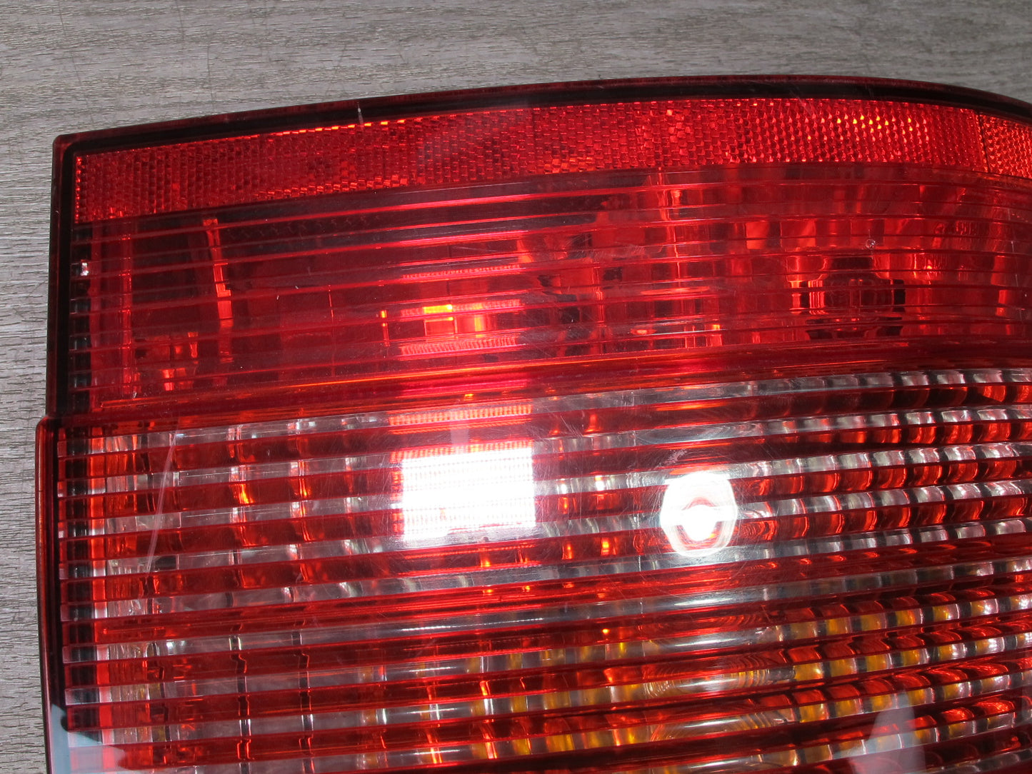 2003-2006 Porsche Cayenne 955 Rear Left Tail Light Lamp