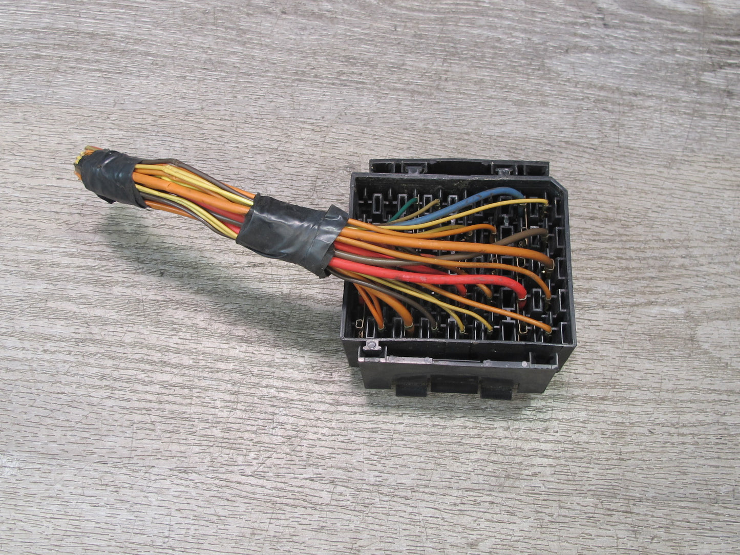 99-02 Pontiac Firebird Under Dash Fuse Relay Box Module Unit OEM