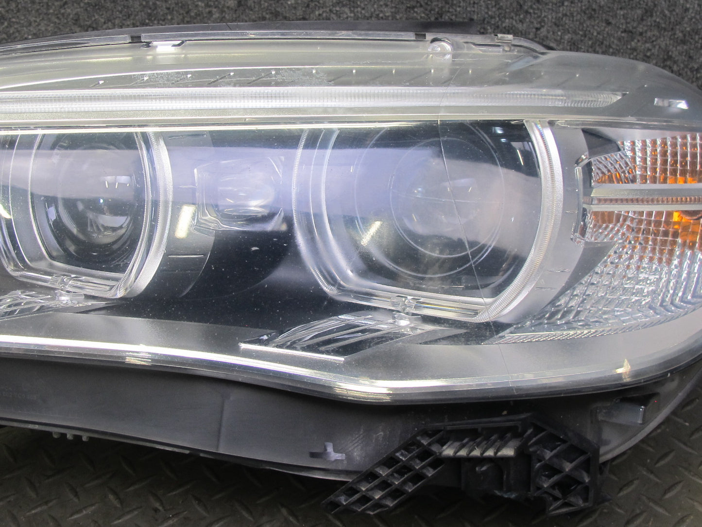 2014-2018 BMW F15 X5 Front Left Xenon Adaptive Headlight Lamp w Ballast 7399119