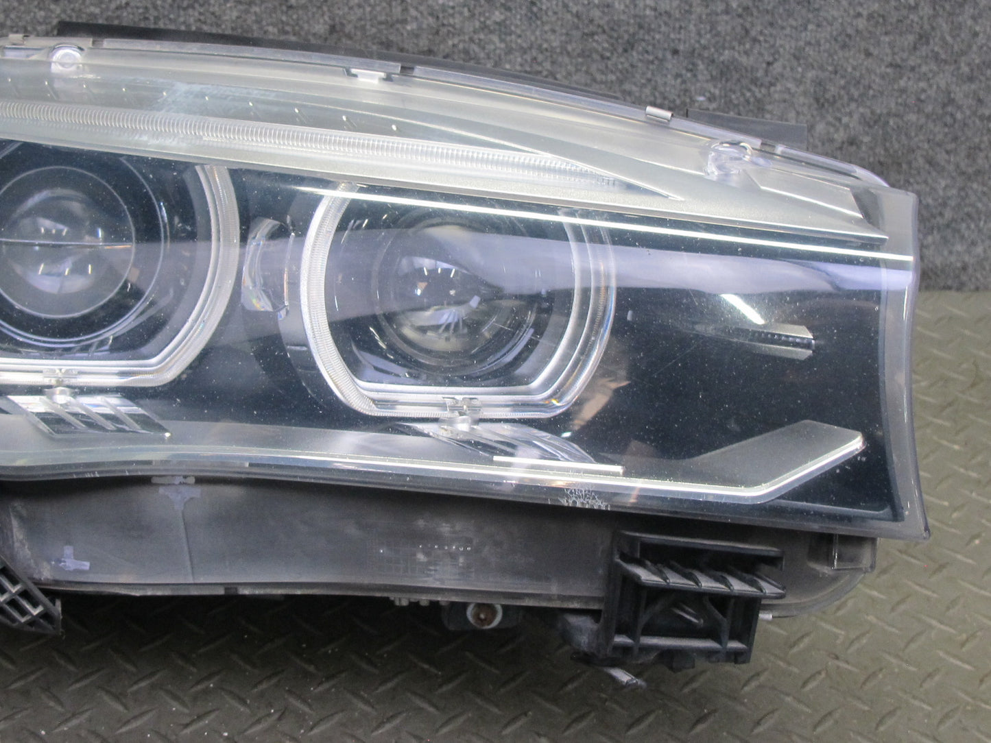 2014-2018 BMW F15 X5 Front Right Xenon Adaptive Headlight Lamp w Ballast 7399120