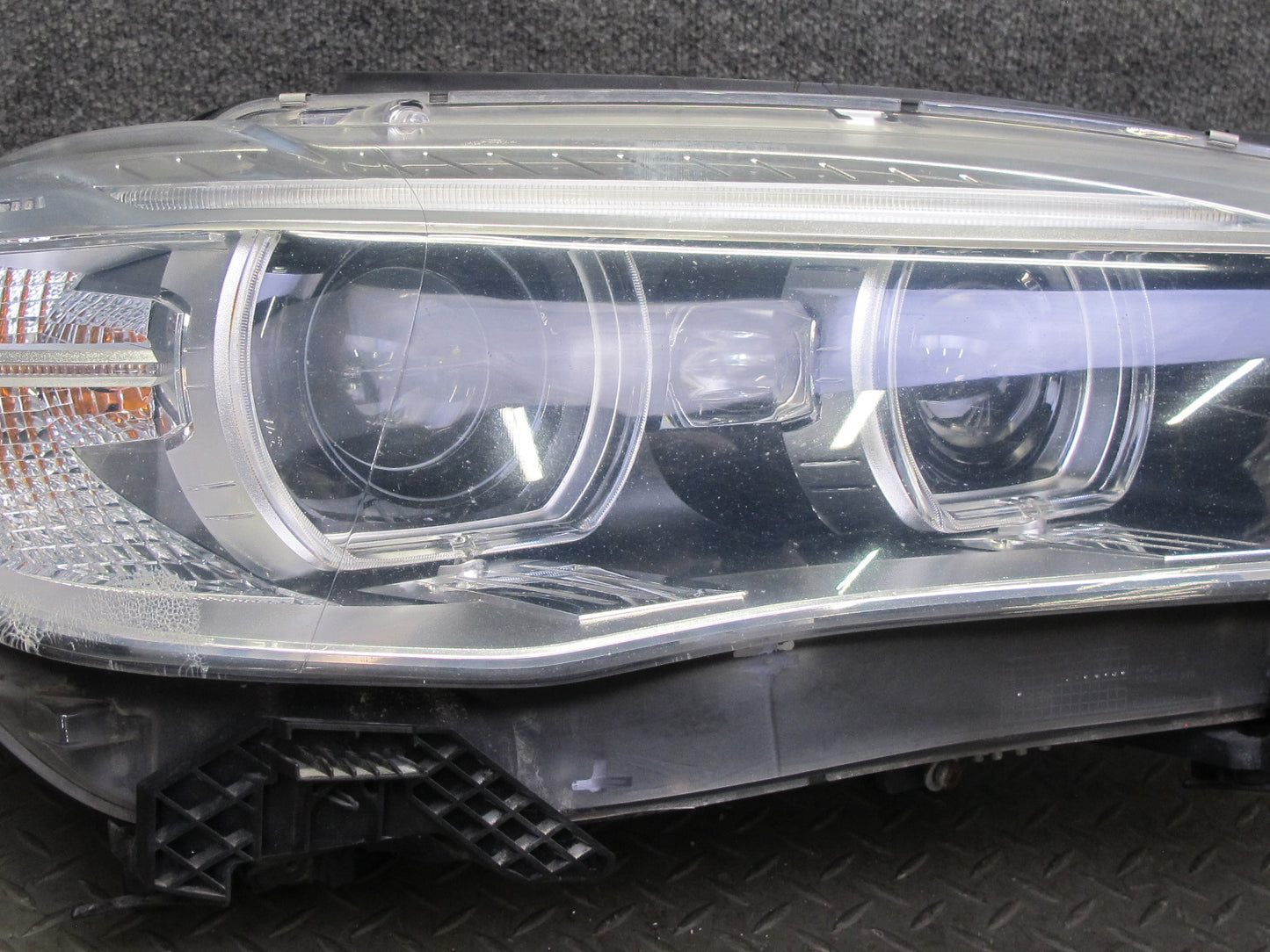2014-2018 BMW F15 X5 Front Right Xenon Adaptive Headlight Lamp w Ballast 7399120