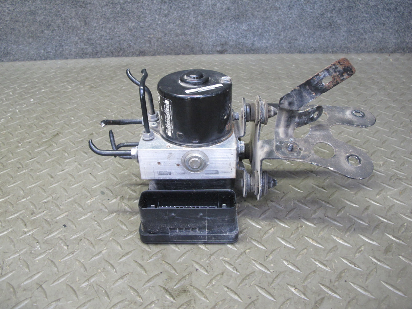 2008 VW Golf R32 VR6 3.2L AWD Anti Lock Brake ABS Pump Module 1K0614517AB OEM