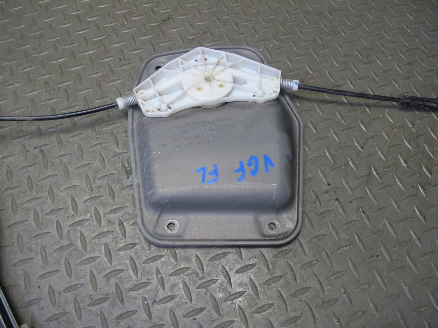 06-09 VW R32 GTI Rabbit MK5 2-DR Left Door Window Regulator OEM