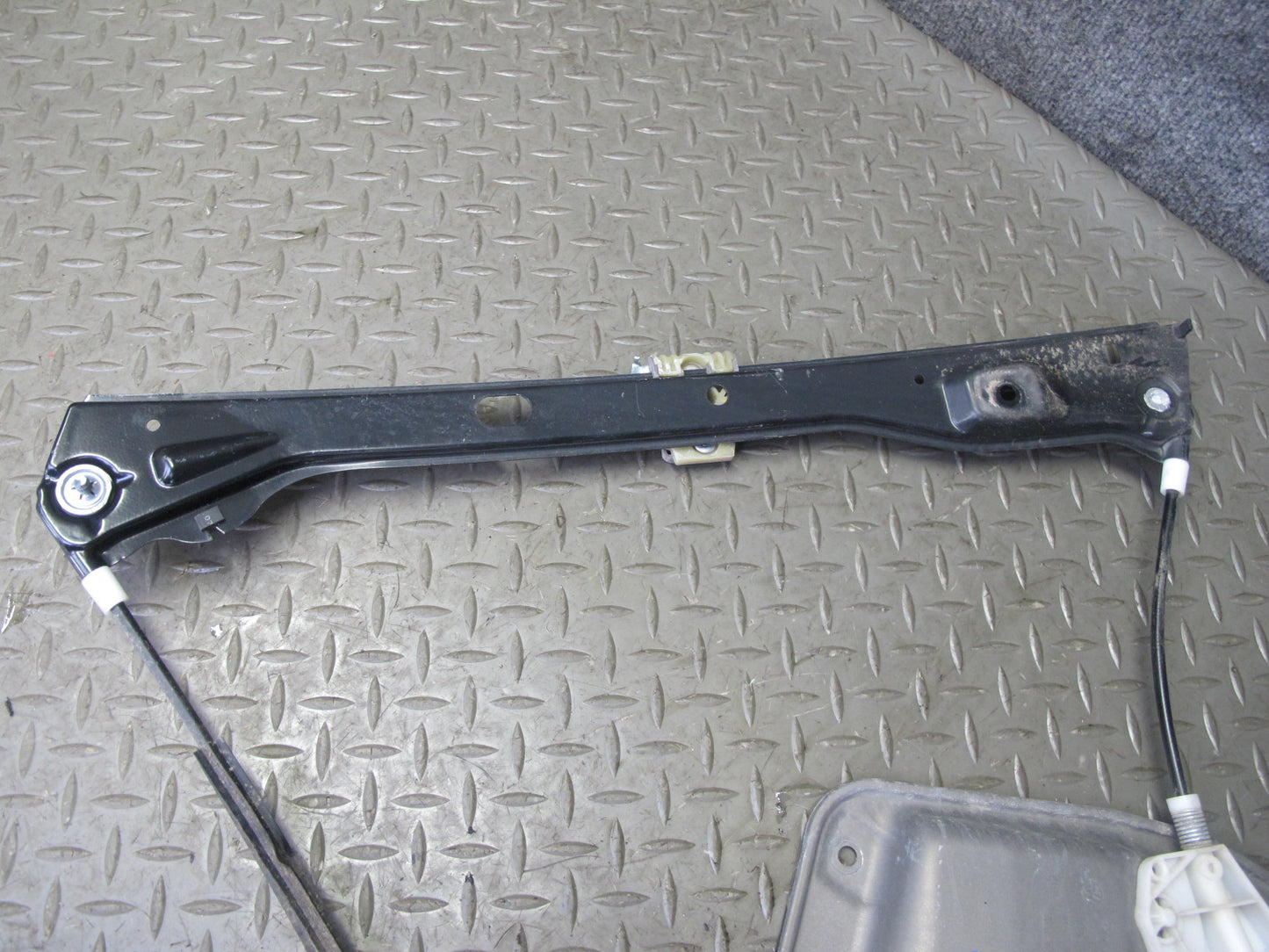 06-09 VW R32 GTI Rabbit MK5 2-DR Left Door Window Regulator OEM