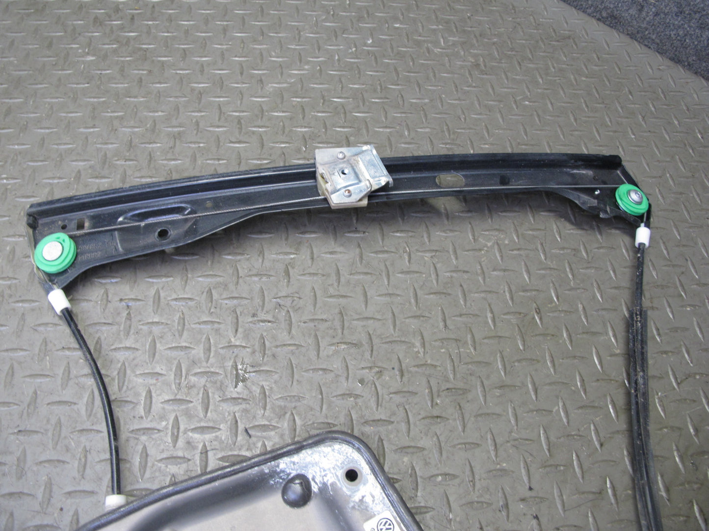 06-09 VW R32 GTI Rabbit MK5 2-DR Left Door Window Regulator OEM