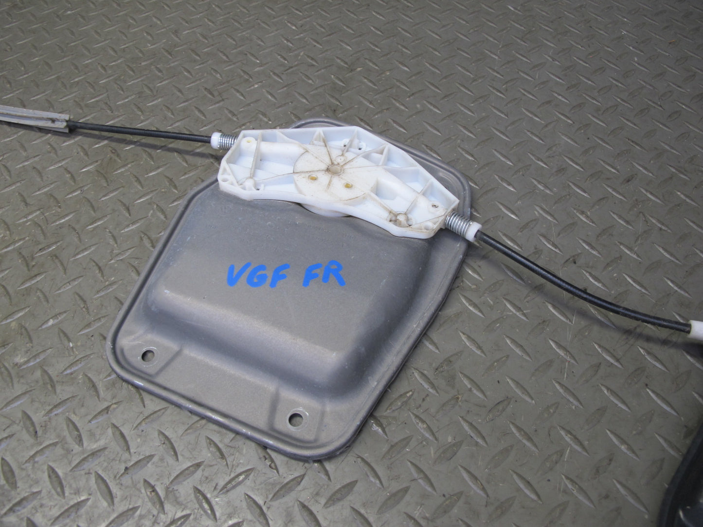 06-09 VW R32 GTI Rabbit MK5 2-DR Right Door Window Regulator OEM