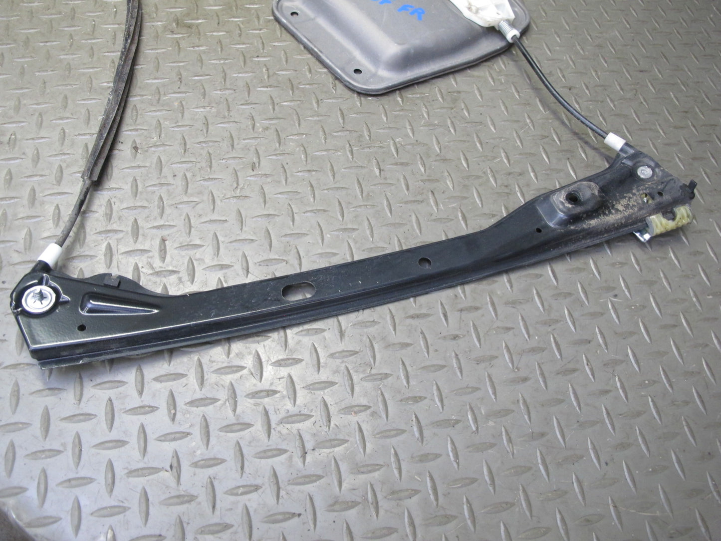 06-09 VW R32 GTI Rabbit MK5 2-DR Right Door Window Regulator OEM