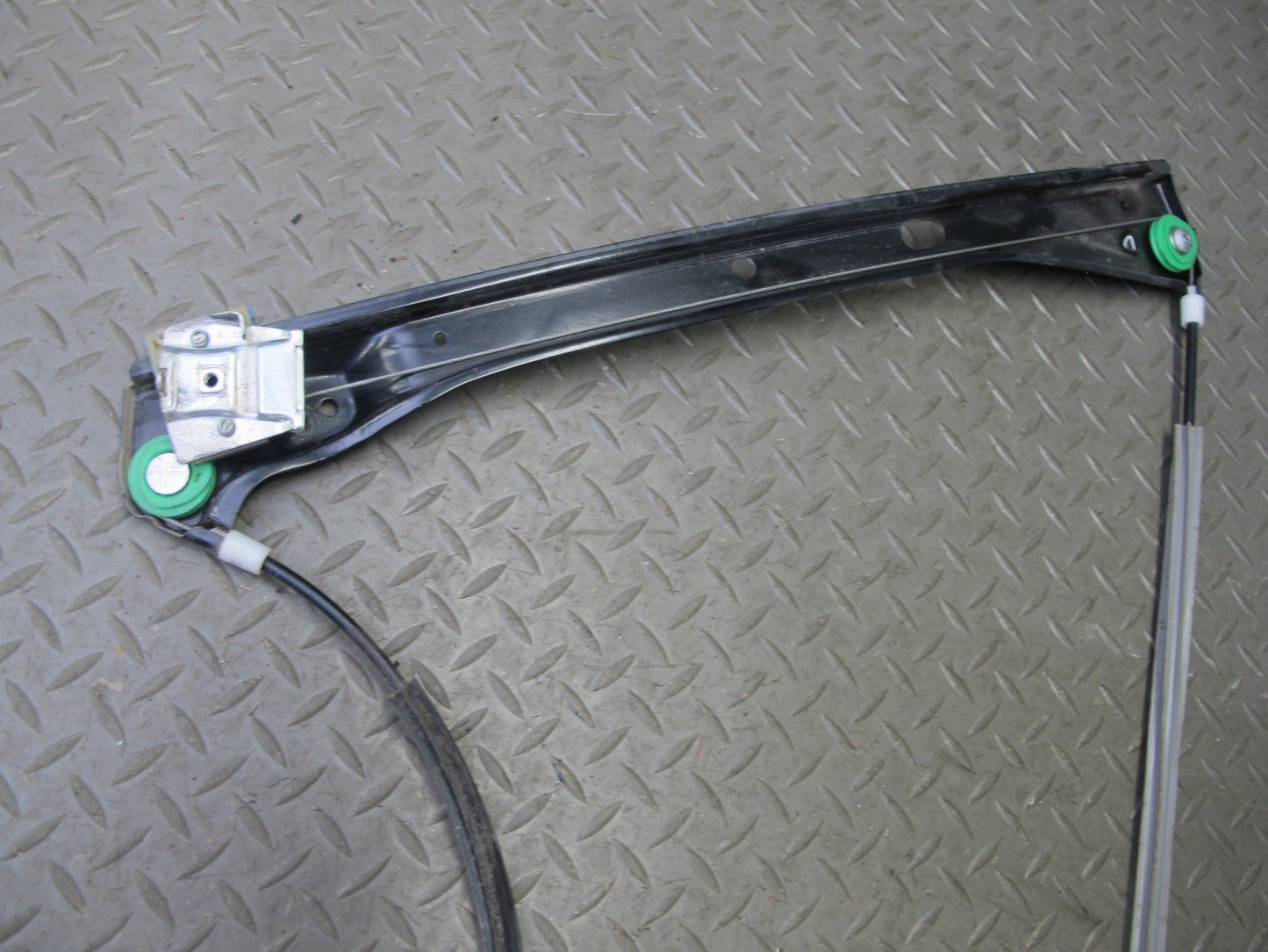 06-09 VW R32 GTI Rabbit MK5 2-DR Right Door Window Regulator OEM