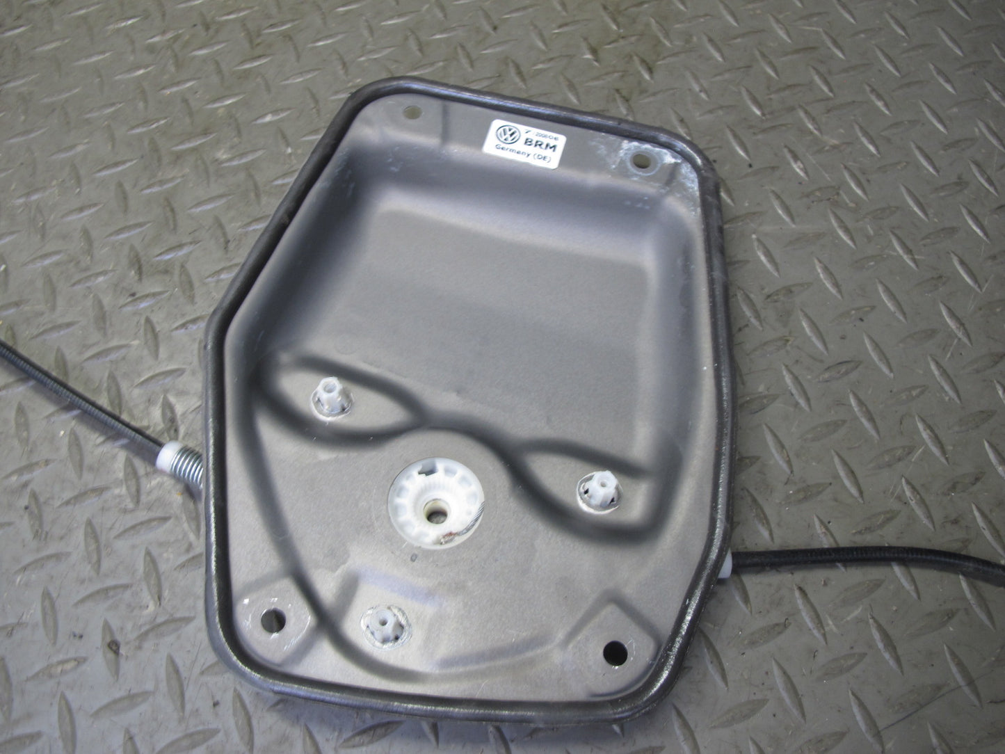 06-09 VW R32 GTI Rabbit MK5 2-DR Right Door Window Regulator OEM
