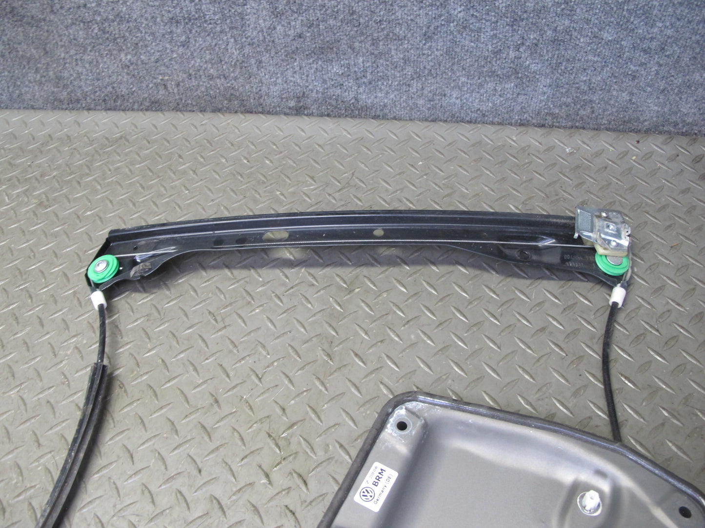 06-09 VW R32 GTI Rabbit MK5 2-DR Right Door Window Regulator OEM