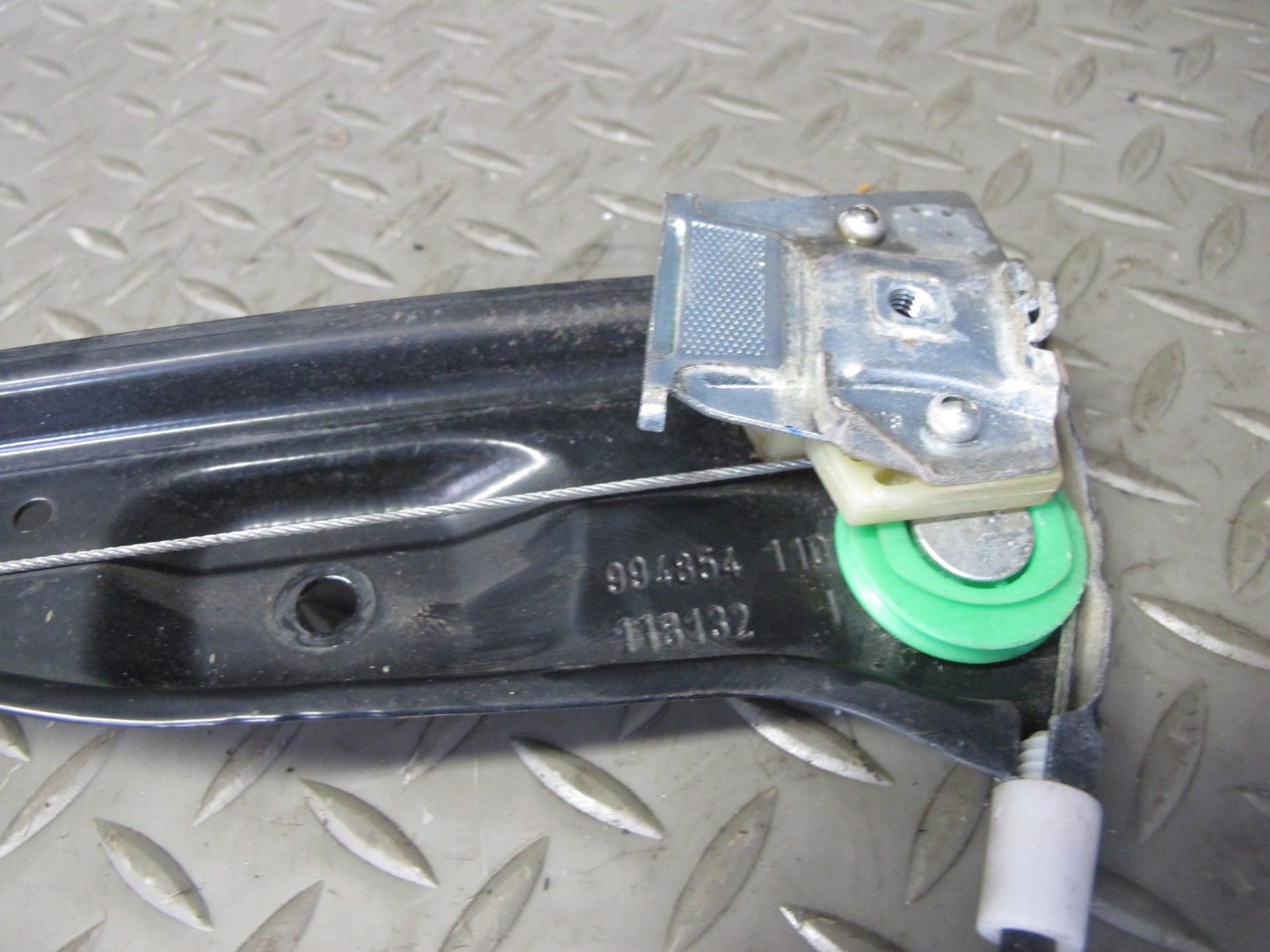 06-09 VW R32 GTI Rabbit MK5 2-DR Right Door Window Regulator OEM