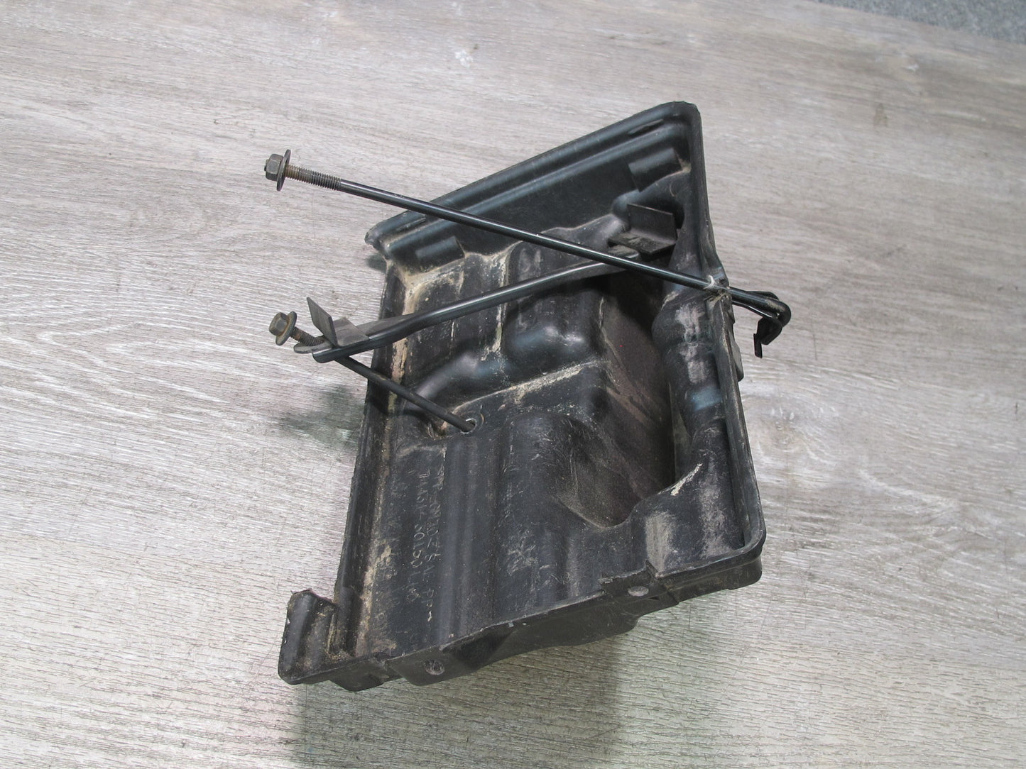 98-05 Lexus JZS160L GS400 GS300 Battery Tray Base Holder Bracket 74431-30150 OEM