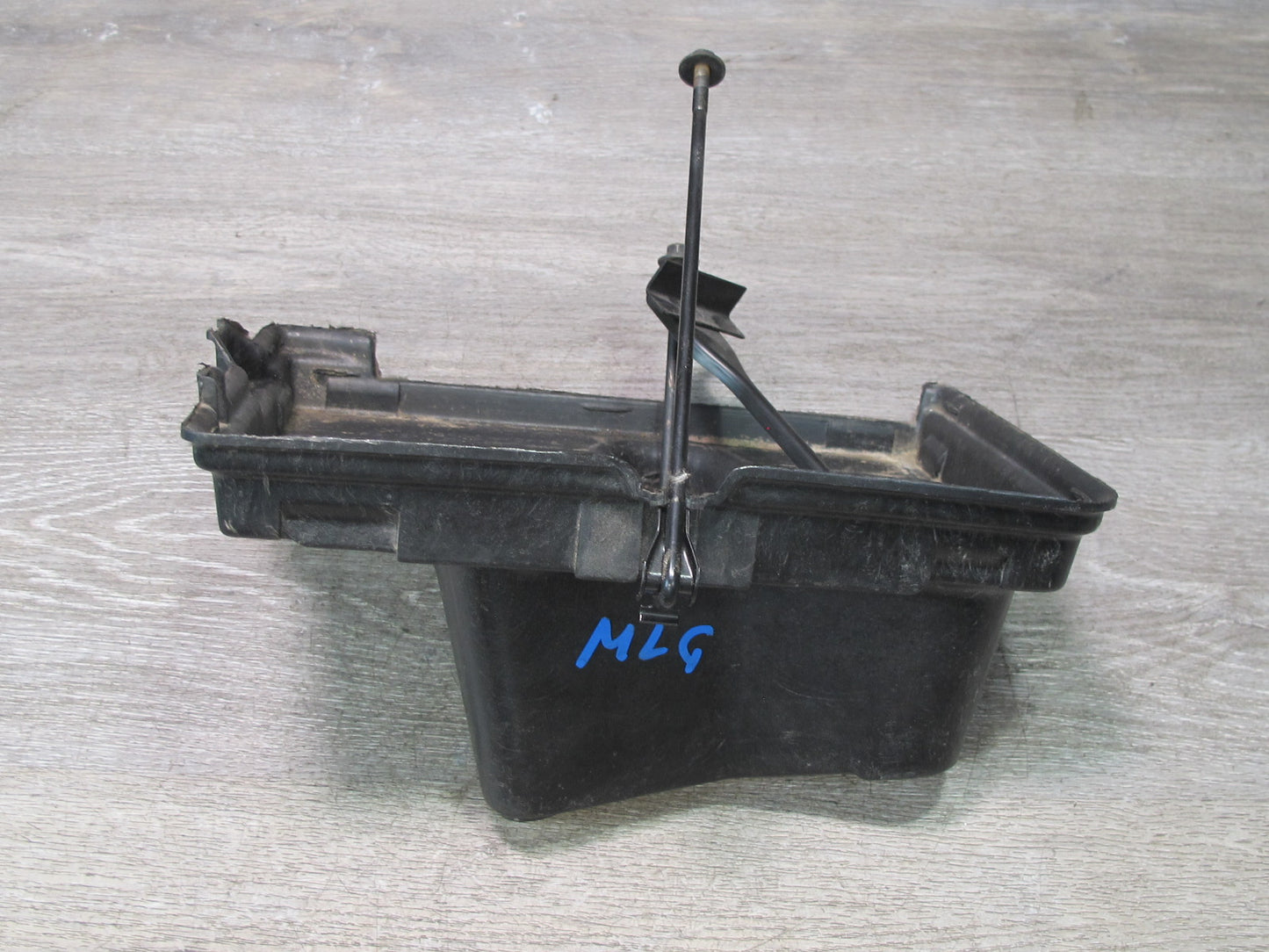 98-05 Lexus JZS160L GS400 GS300 Battery Tray Base Holder Bracket 74431-30150 OEM