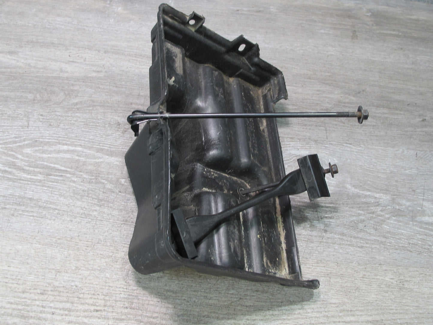 98-05 Lexus JZS160L GS400 GS300 Battery Tray Base Holder Bracket 74431-30150 OEM