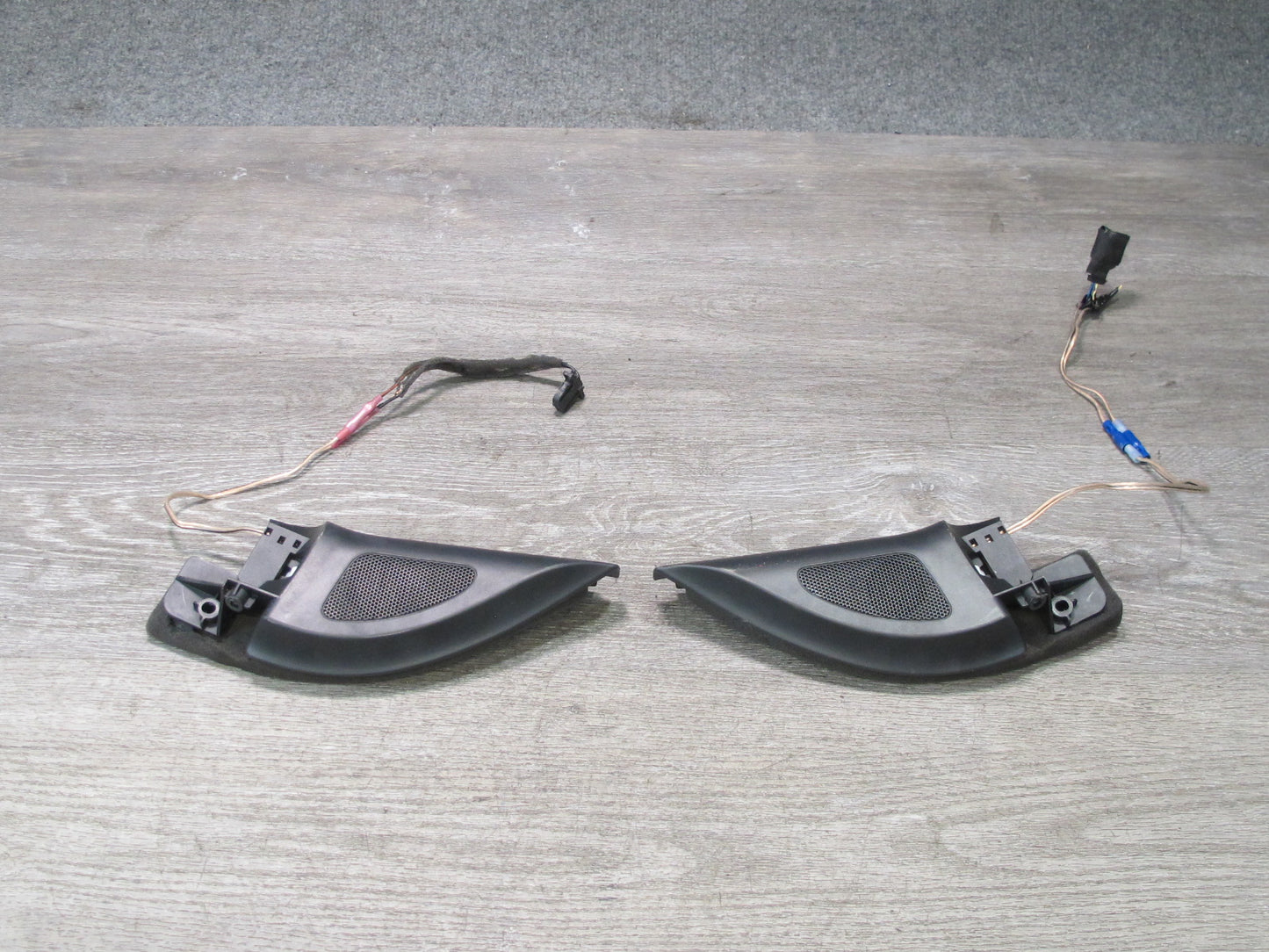 06-09 VW R32 GTI Rabbit 2DR Set of 2 Front Door Corner Audio Speaker Tweeter OEM