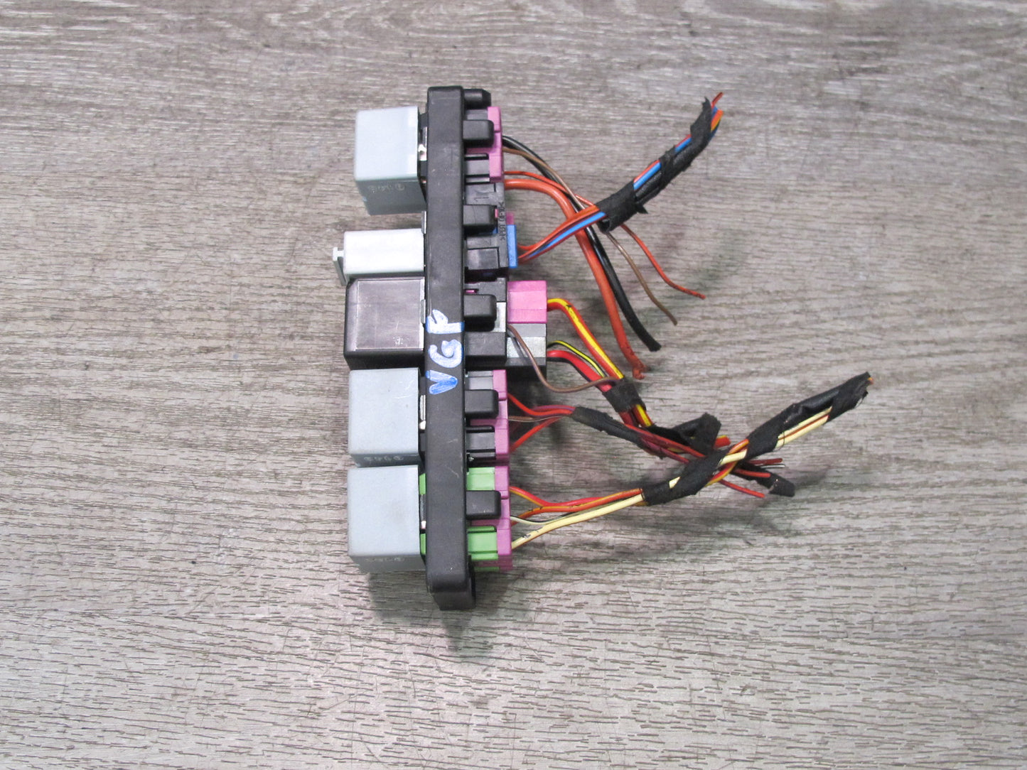 2008 VW Golf R32 MK5 R GTI Rabbit EOS Interior Fuse Relay w Holder OEM
