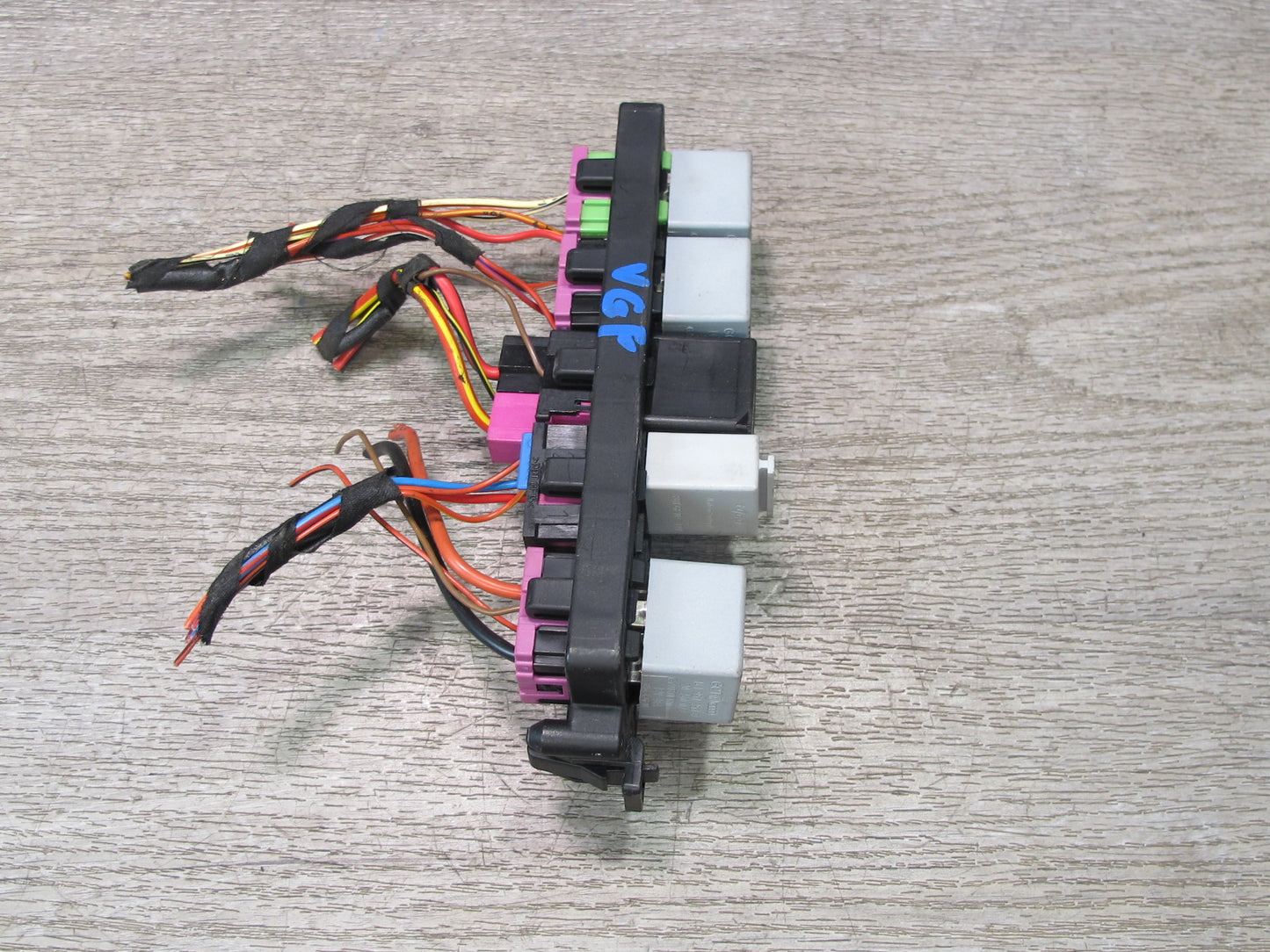 2008 VW Golf R32 MK5 R GTI Rabbit EOS Interior Fuse Relay w Holder OEM