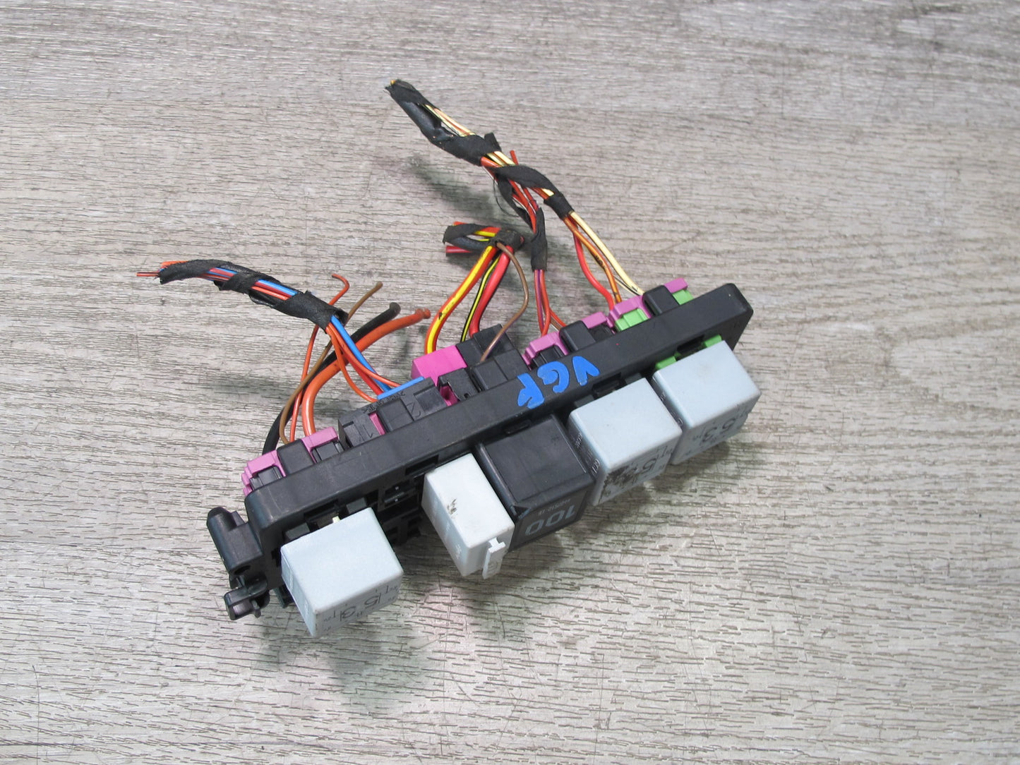 2008 VW Golf R32 MK5 R GTI Rabbit EOS Interior Fuse Relay w Holder OEM