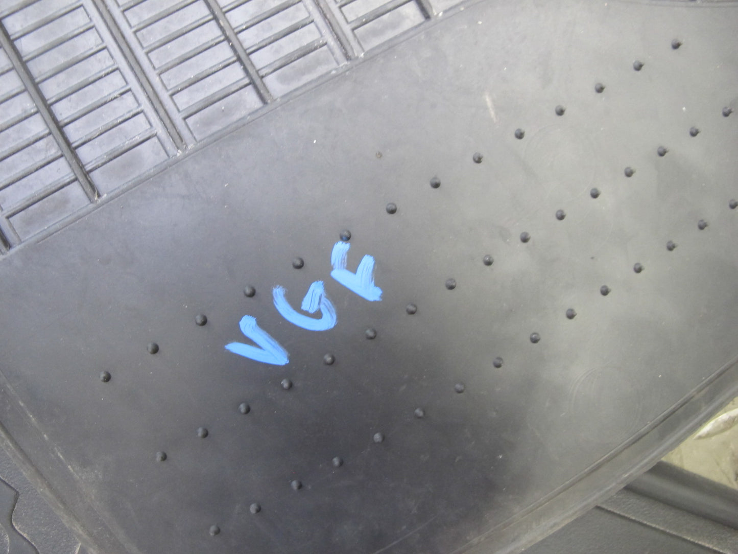 2008 Volkswagen VW Golf R32 MK5 VR6 Set of 4 Rubber Floor MAT 1K1061554 OEM