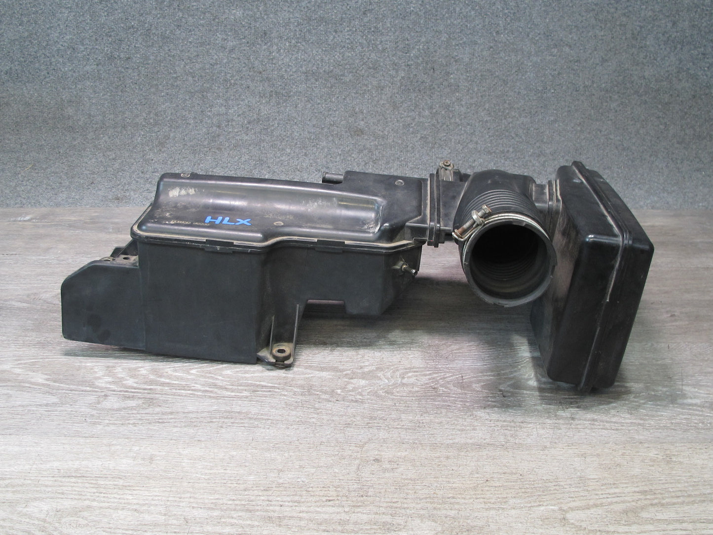 03-07 Lexus UZJ100L LX470 Engine Air Intake Cleaner Filter Box Housing Resonator