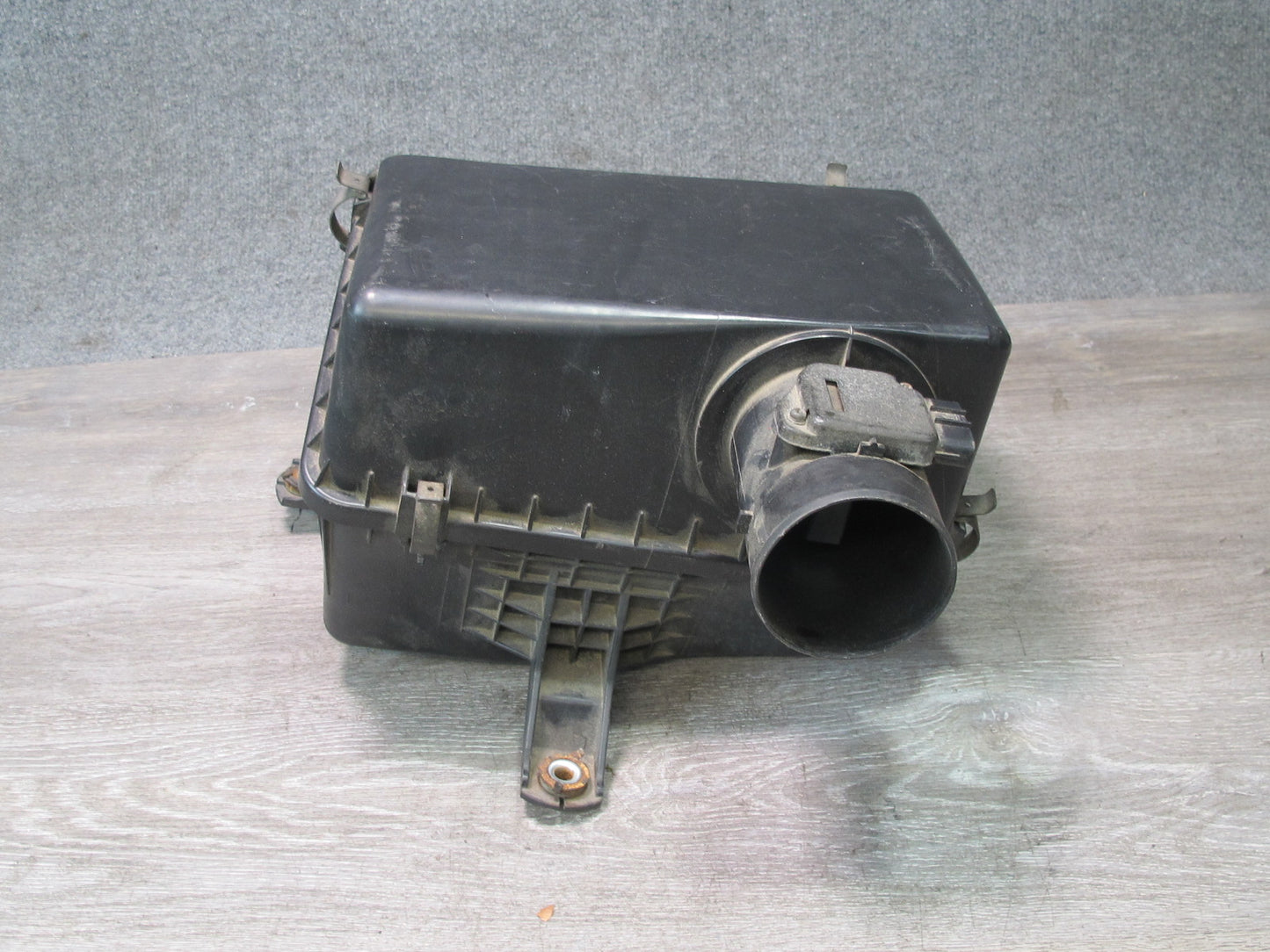 2003-2007 Lexus UZJ100L LX470 Engine Air Intake Cleaner Filter Box Housing