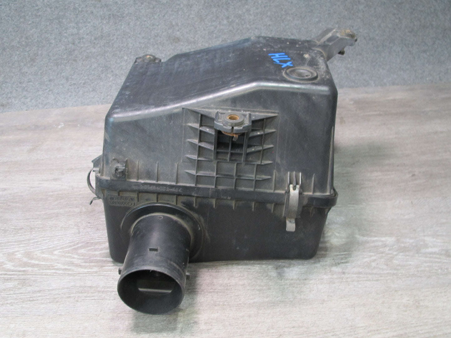 2003-2007 Lexus UZJ100L LX470 Engine Air Intake Cleaner Filter Box Housing