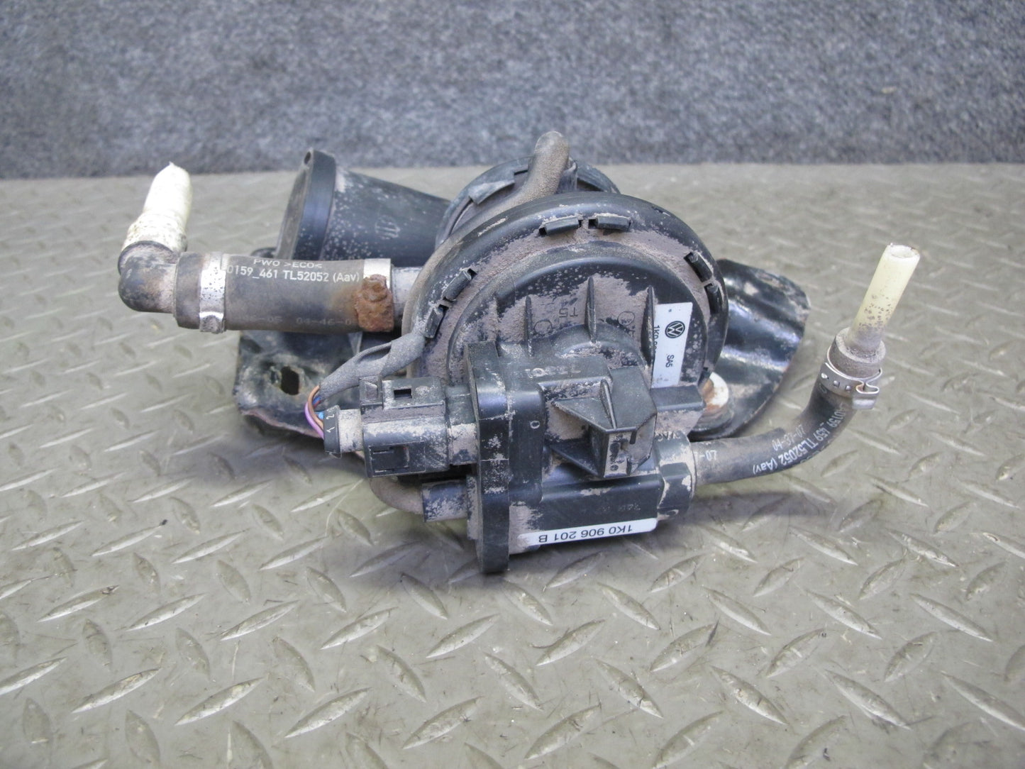 03-09 VW Golf R32 MK5 Secondary Air Injection Smog Pump 1K0906201B OEM