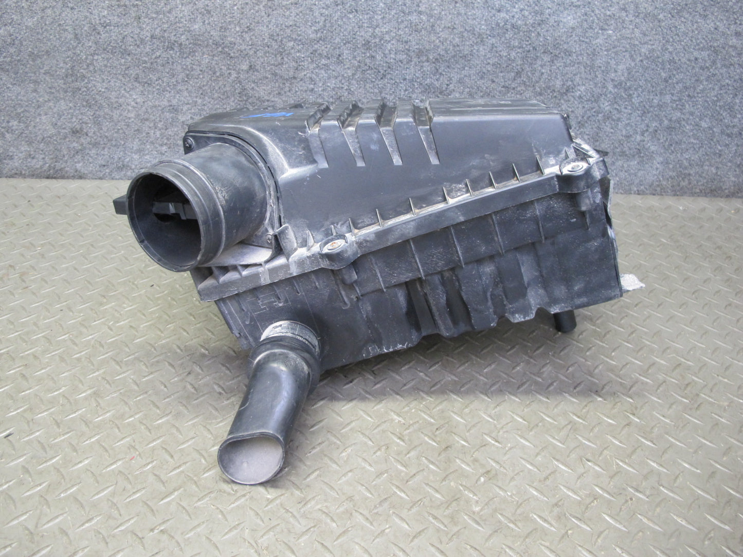 2008 VW Golf MK5 R32 3.2L Set Intake Cleaner Filter Box & Air Flow Sensor OEM