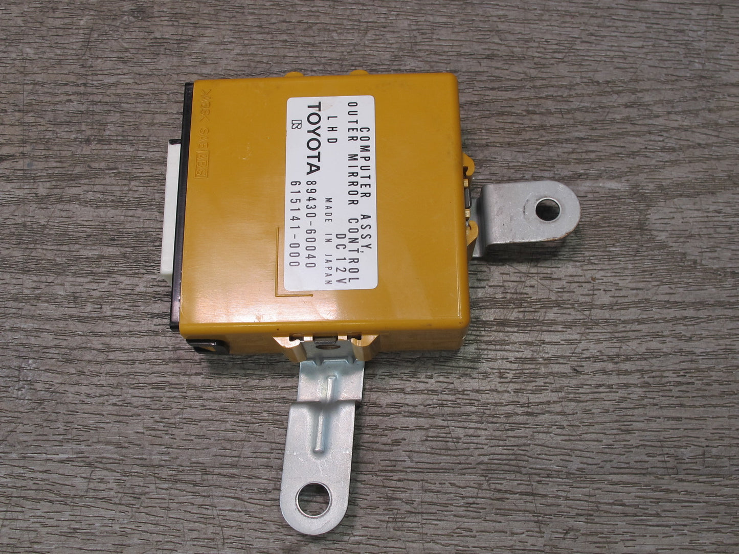 2003-2007 Lexus UZJ100L LX470 Outer Mirror Memory Control Module 89430-60040